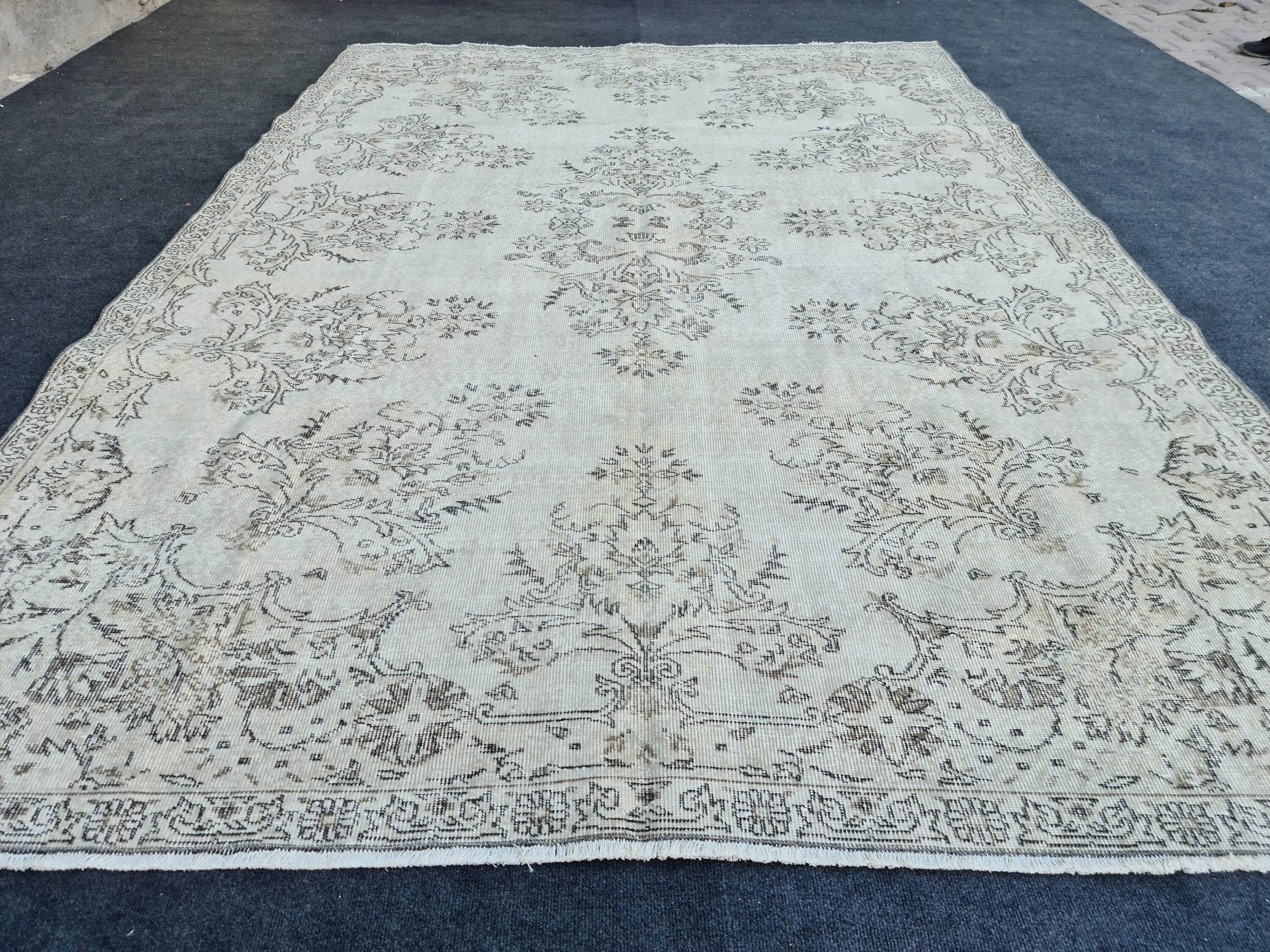 Cream Oushak Rug (7x10.55 ft): Vintage Turkish Wool Area Rug