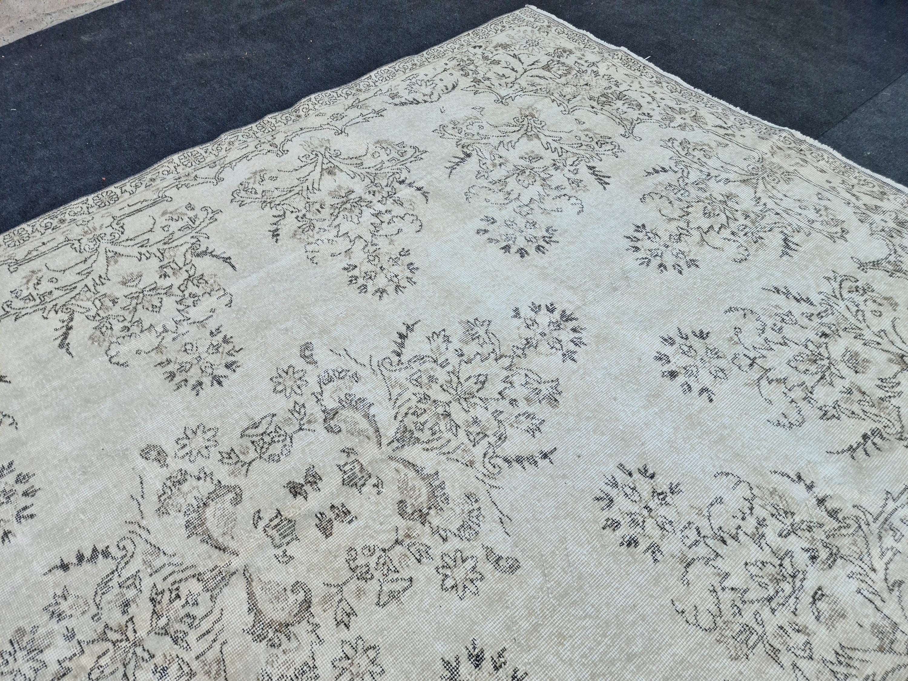 Cream Oushak Rug (7x10.55 ft): Vintage Turkish Wool Area Rug