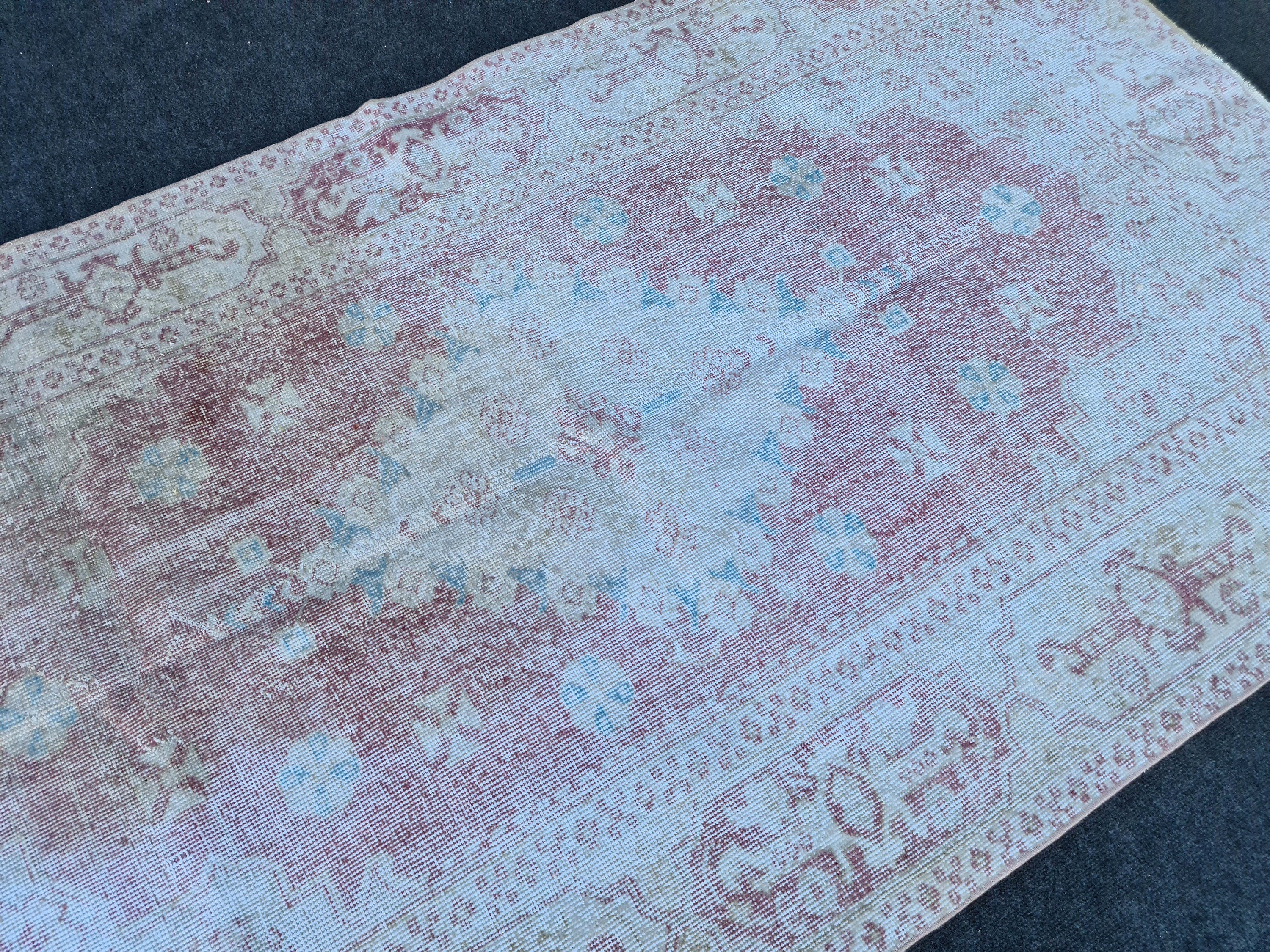 Handmade Wool Oushak Rug (4.6x8.2 ft): Faded Vintage Turkish Accent Rug