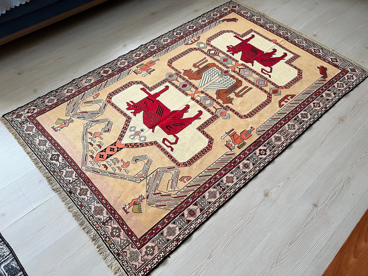4x6 Silk Soumak Rug: Hand-Knotted Vintage Animal Design