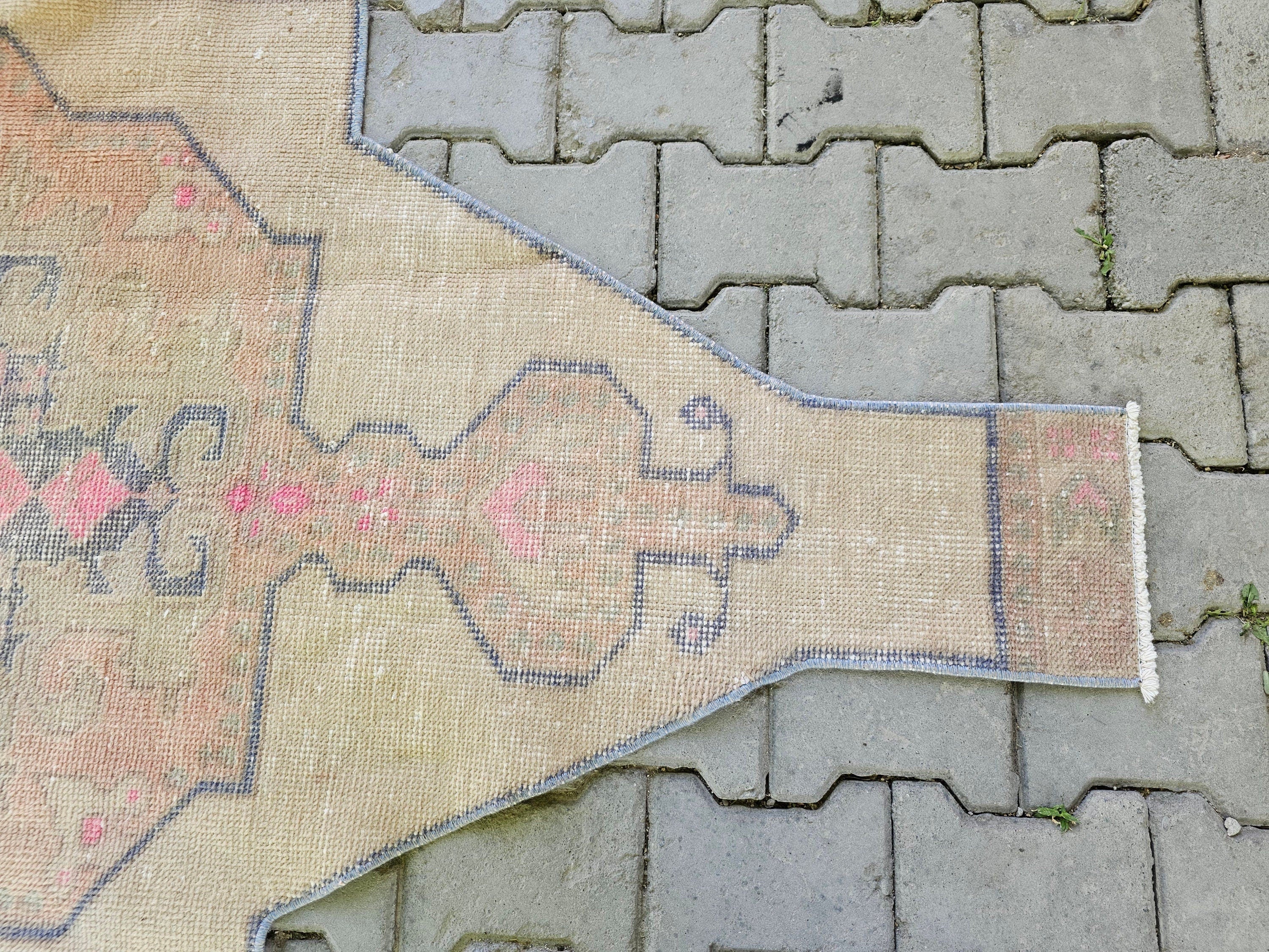 Vintage Geometric Turkish Rug: Hand-Knotted Wool Oushak Rug (3.3 x 7.5 ft)