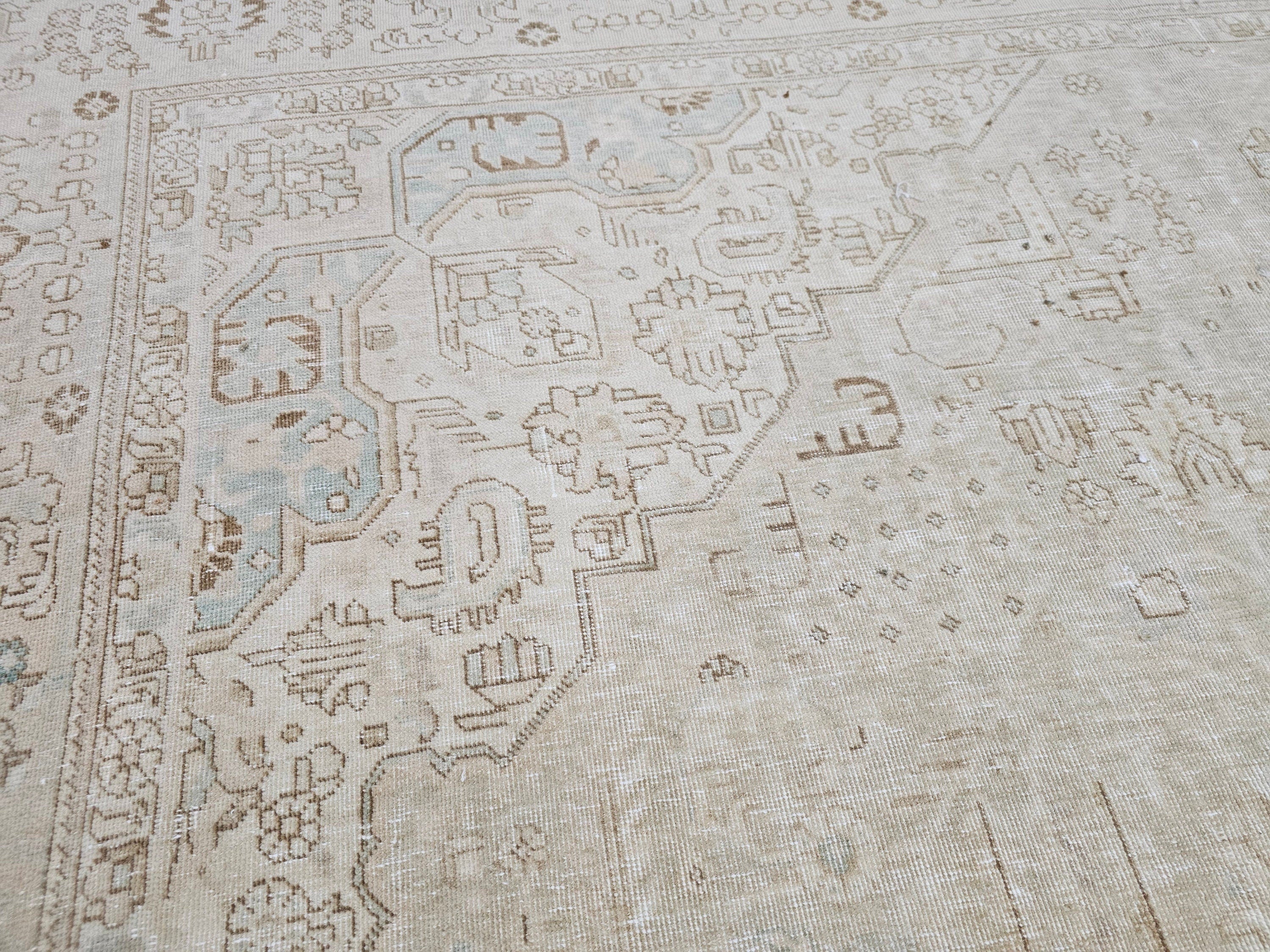 Oversized Neutral Heriz Rug: 9.5x12.7 ft. Vintage Persian Wool Carpet