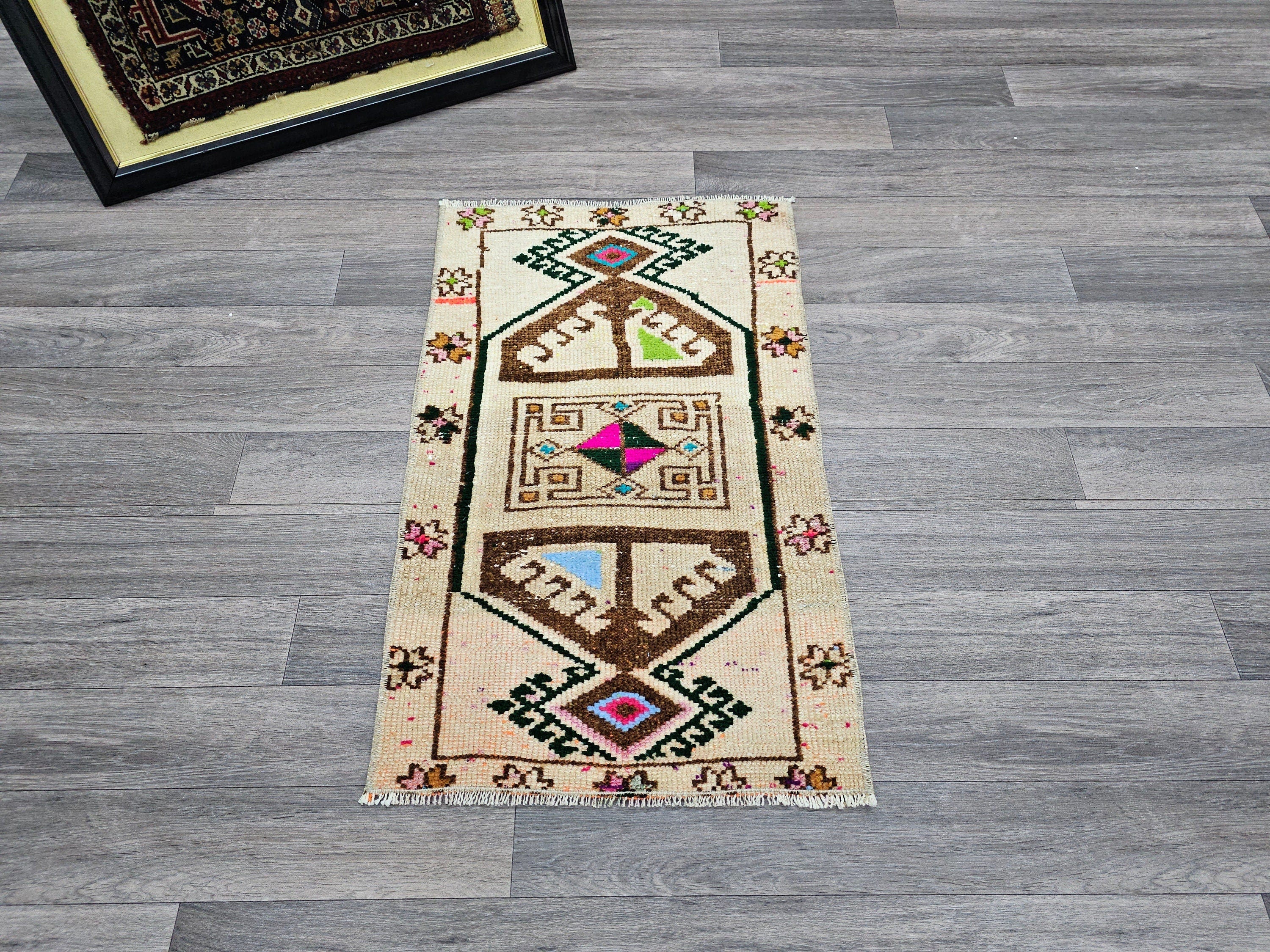 Vintage Oushak Wool Rug: 20x32 Neutral Turkish Doormat