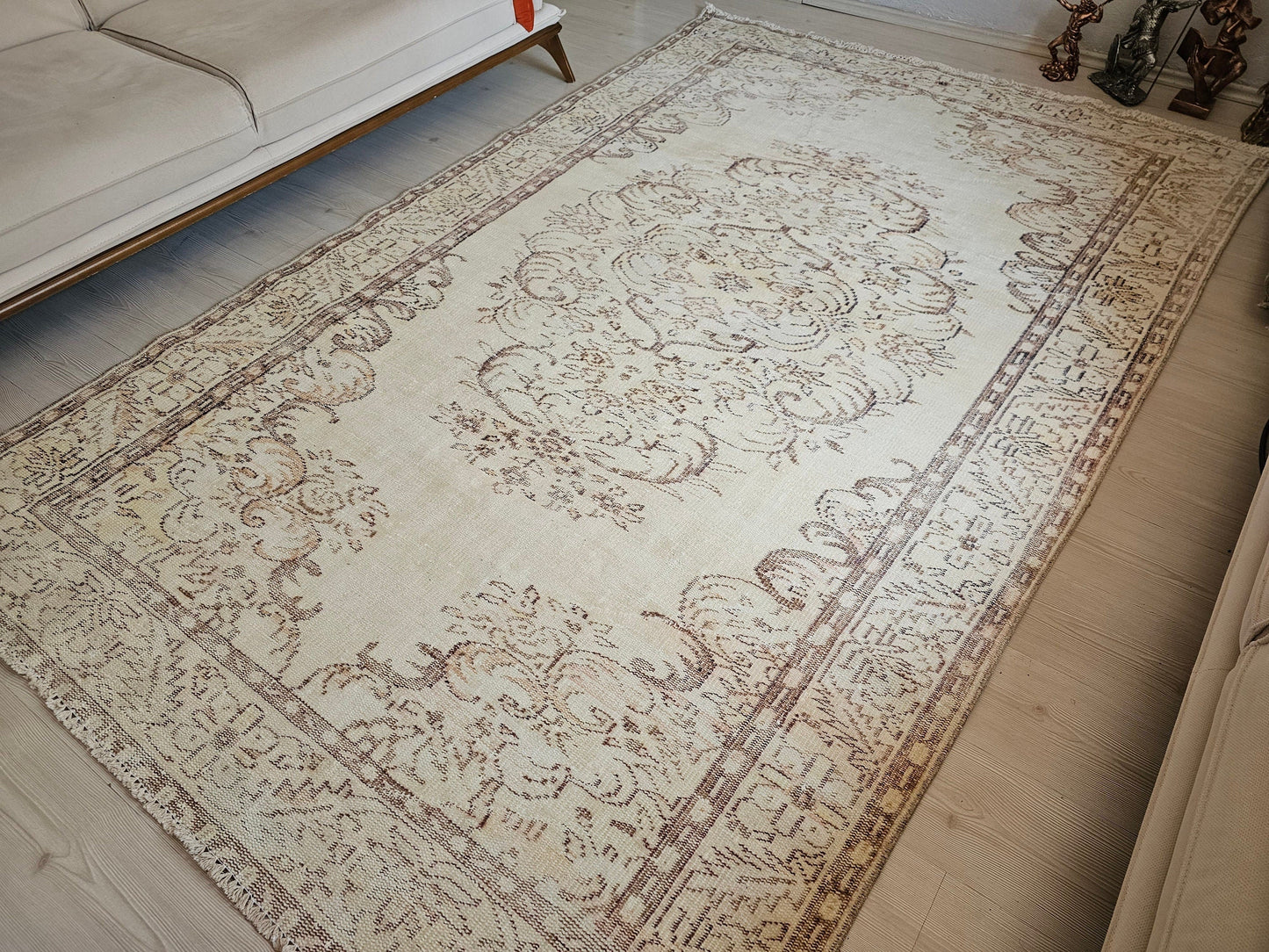 Vintage Turkish Wool Area Rug (6.1x9.5 ft): Neutral Bohemian Carpet
