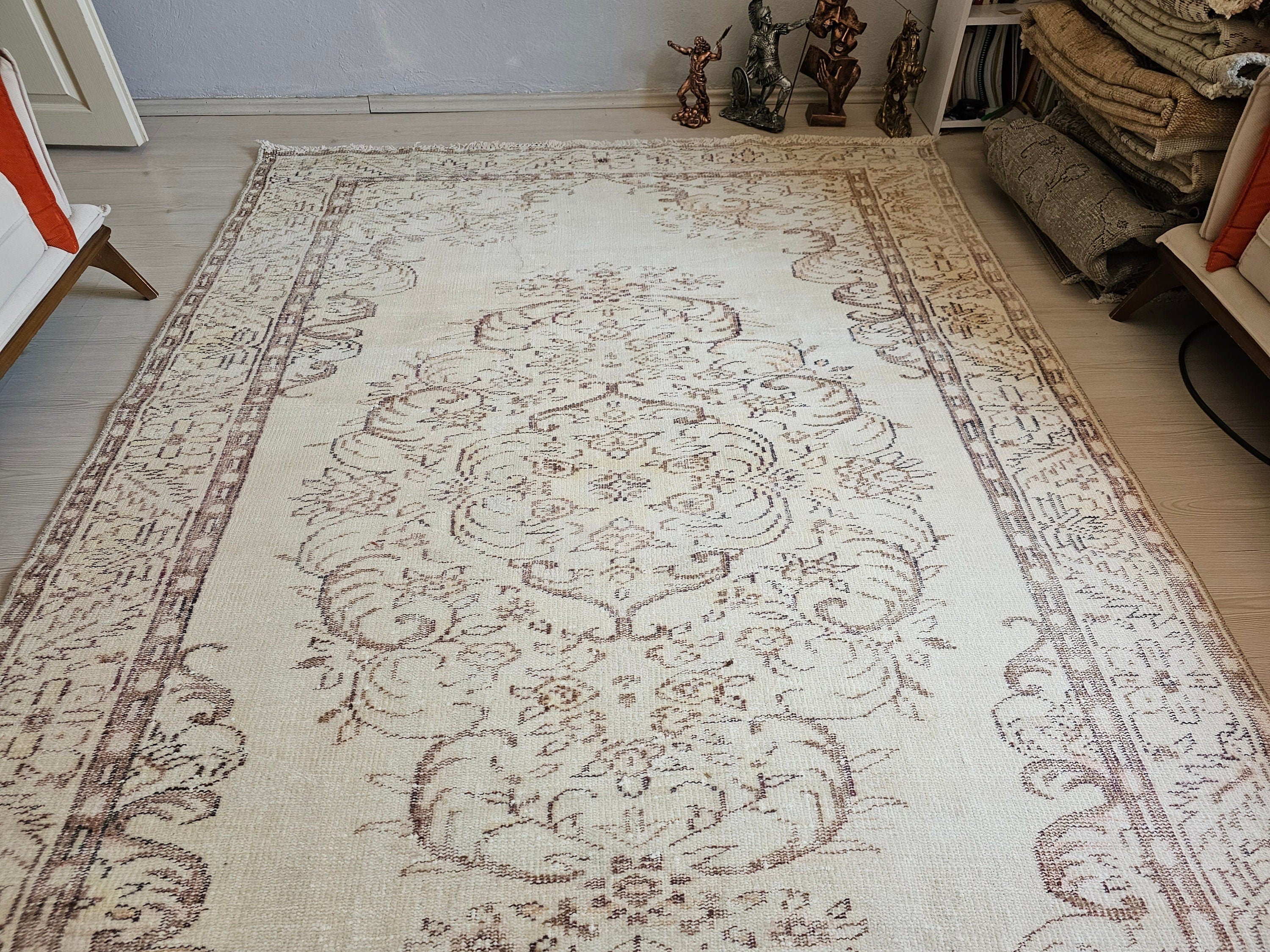 Vintage Turkish Wool Area Rug (6.1x9.5 ft): Neutral Bohemian Carpet