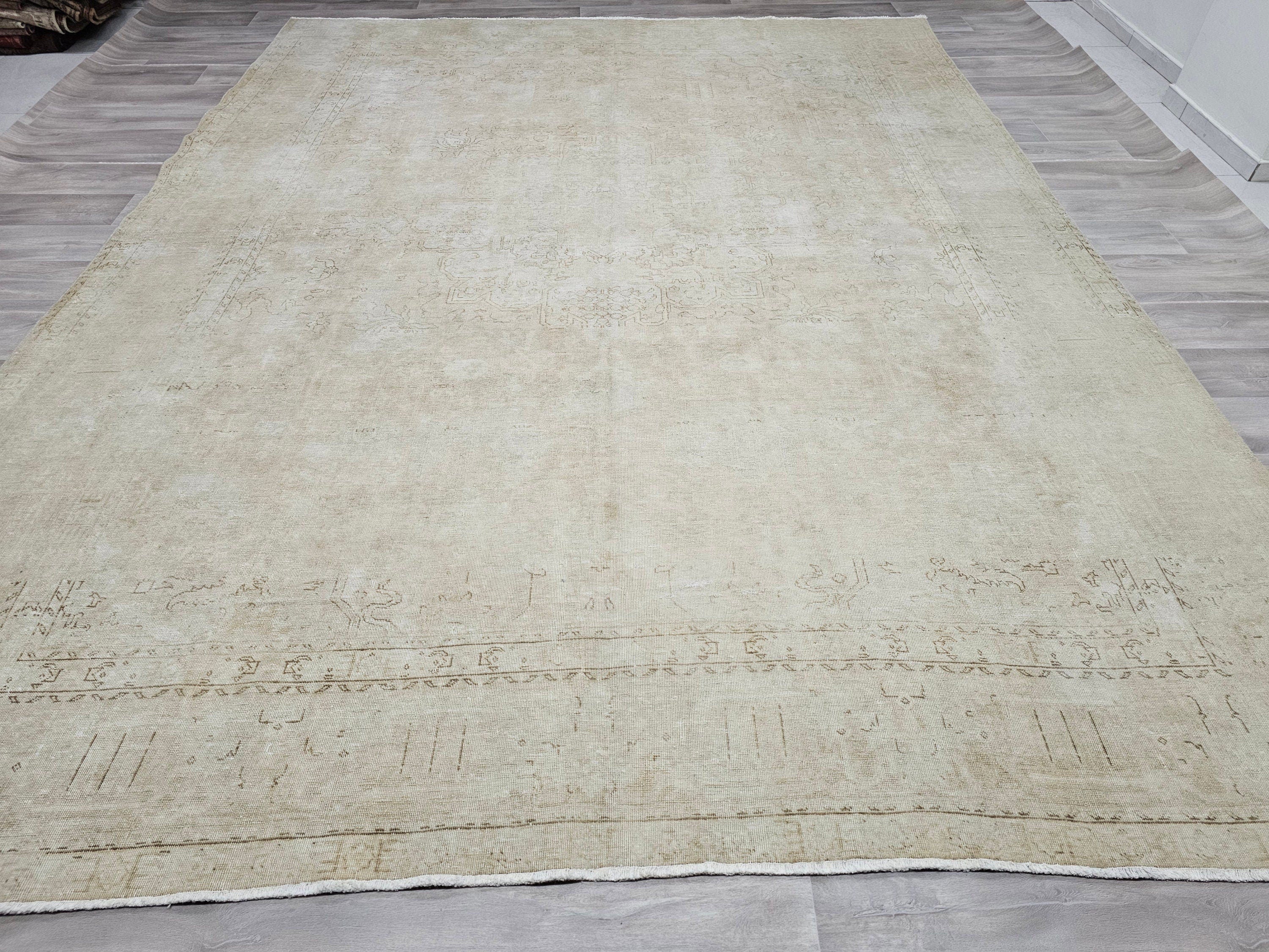 Neutral Oushak Rug: 9.8x12.5 ft Hand-Knotted Wool Turkish Rug