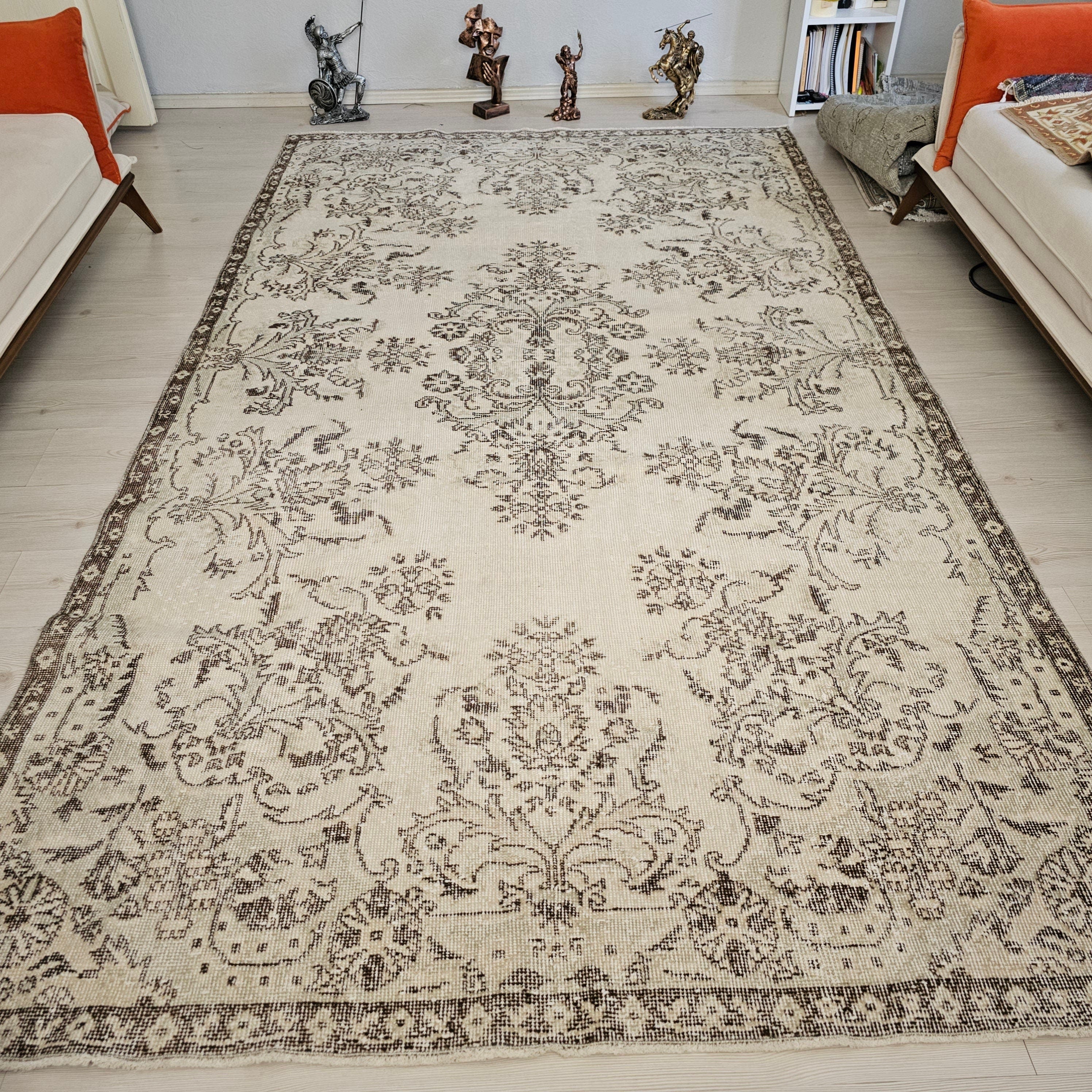Cream Floral Turkish Rug: 5.75x10 ft Vintage Hand-Knotted Wool Isparta Oushak