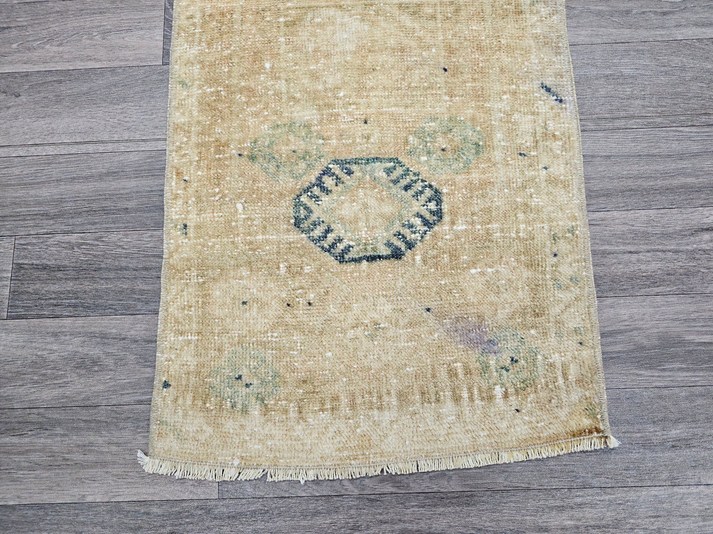 Vintage Turkish Oushak Doormat - Neutral Bath Mat 20x38 inches