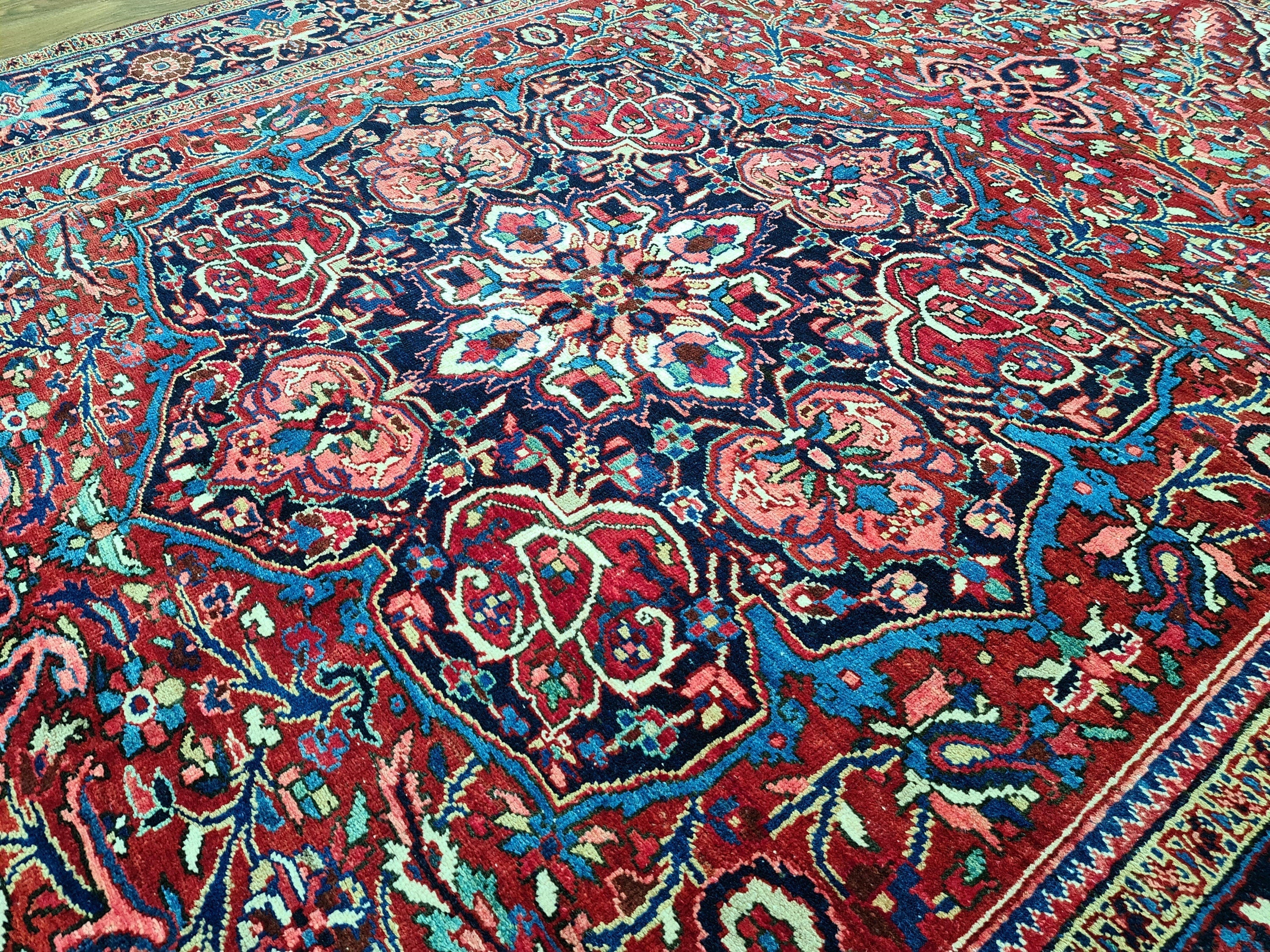 Large Hand-Knotted Heriz Rug: Antique Wool Oriental Carpet