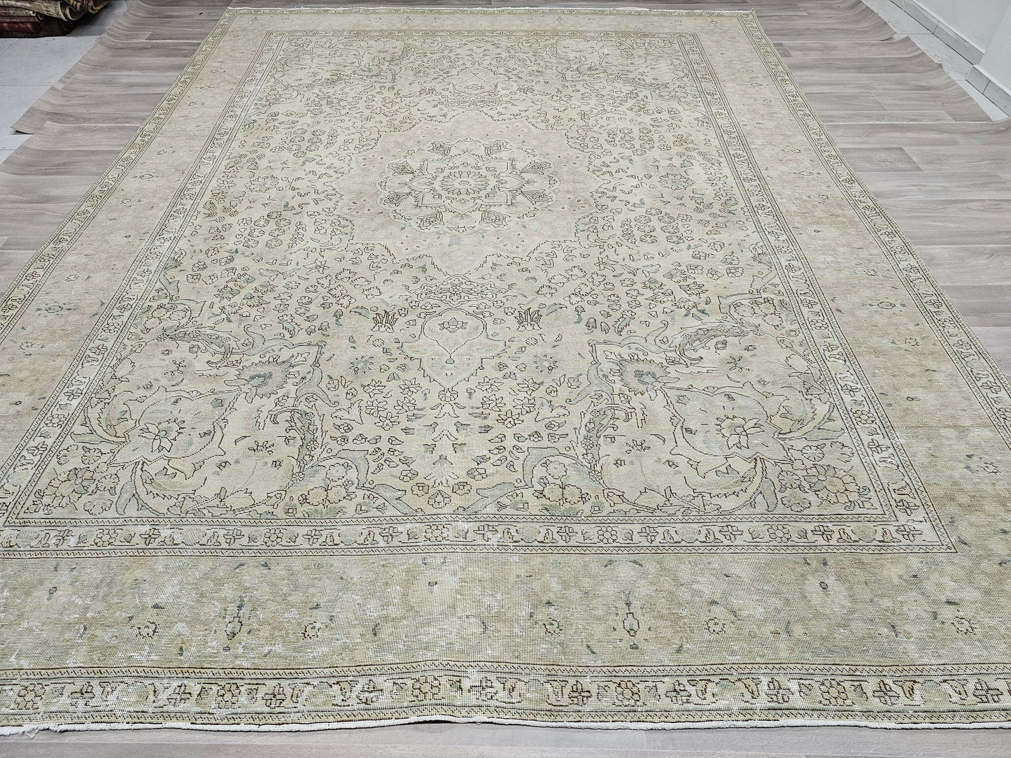 Large Vintage Handwoven Rug - Neutral Wool Area Carpet, 286x379 cm (9x12 ft)