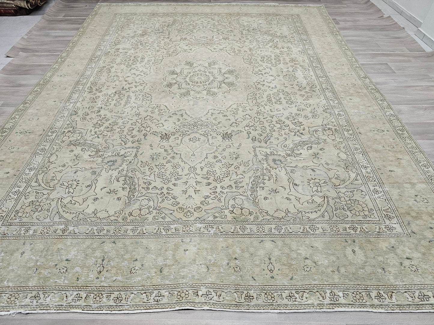 Large Vintage Handwoven Rug - Neutral Wool Area Carpet, 286x379 cm (9x12 ft)