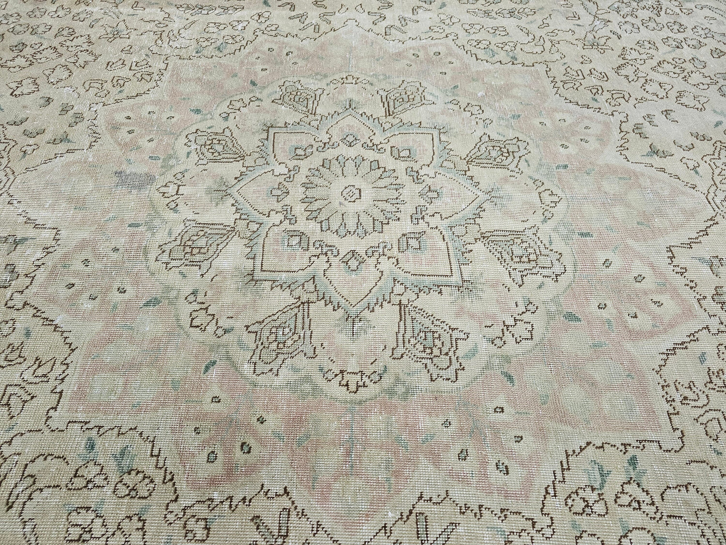Large Vintage Handwoven Rug - Neutral Wool Area Carpet, 286x379 cm (9x12 ft)