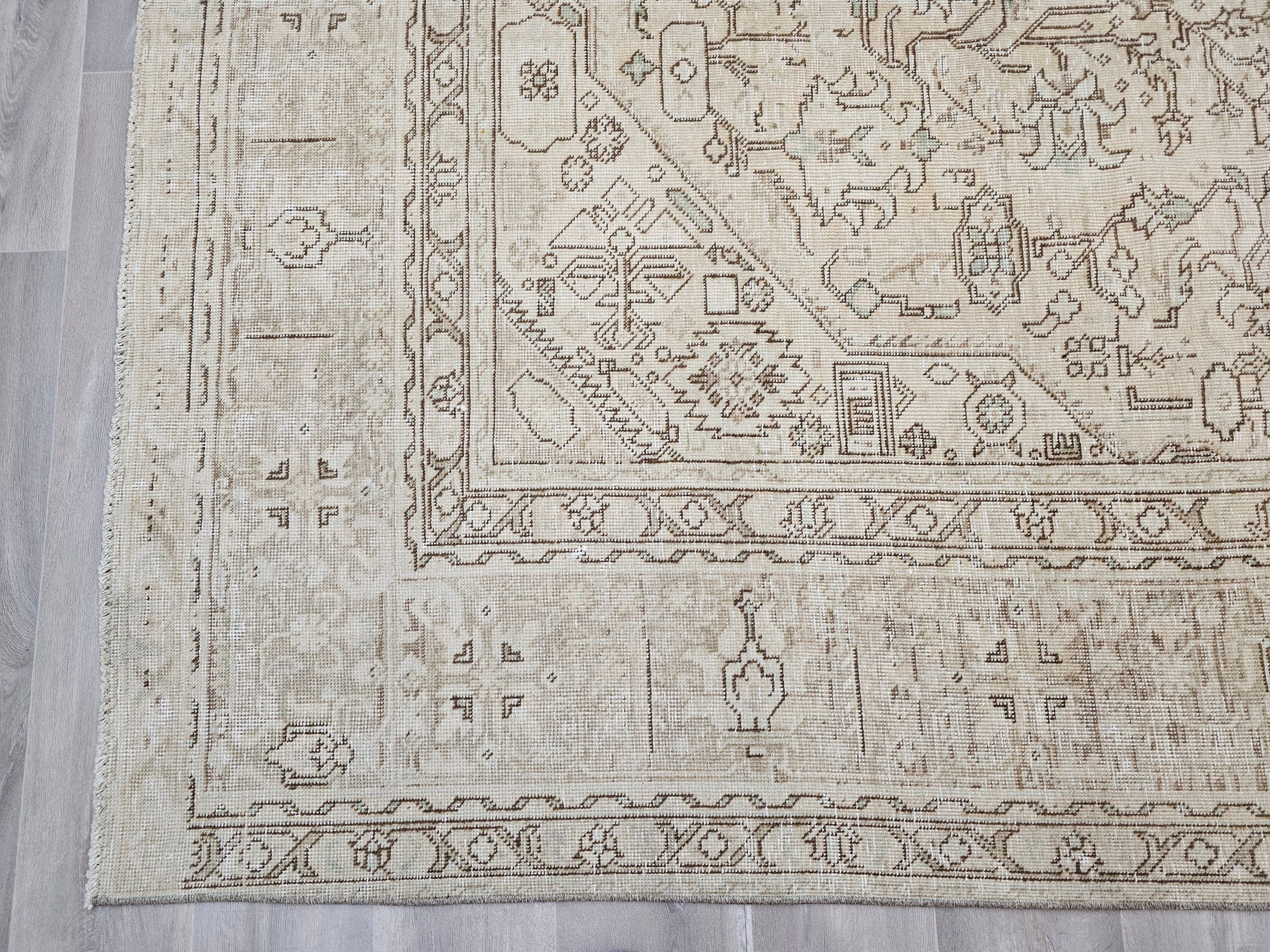 Hand Knotted Wool Turkish Rug 9x12: Oversized Vintage Heriz Carpet