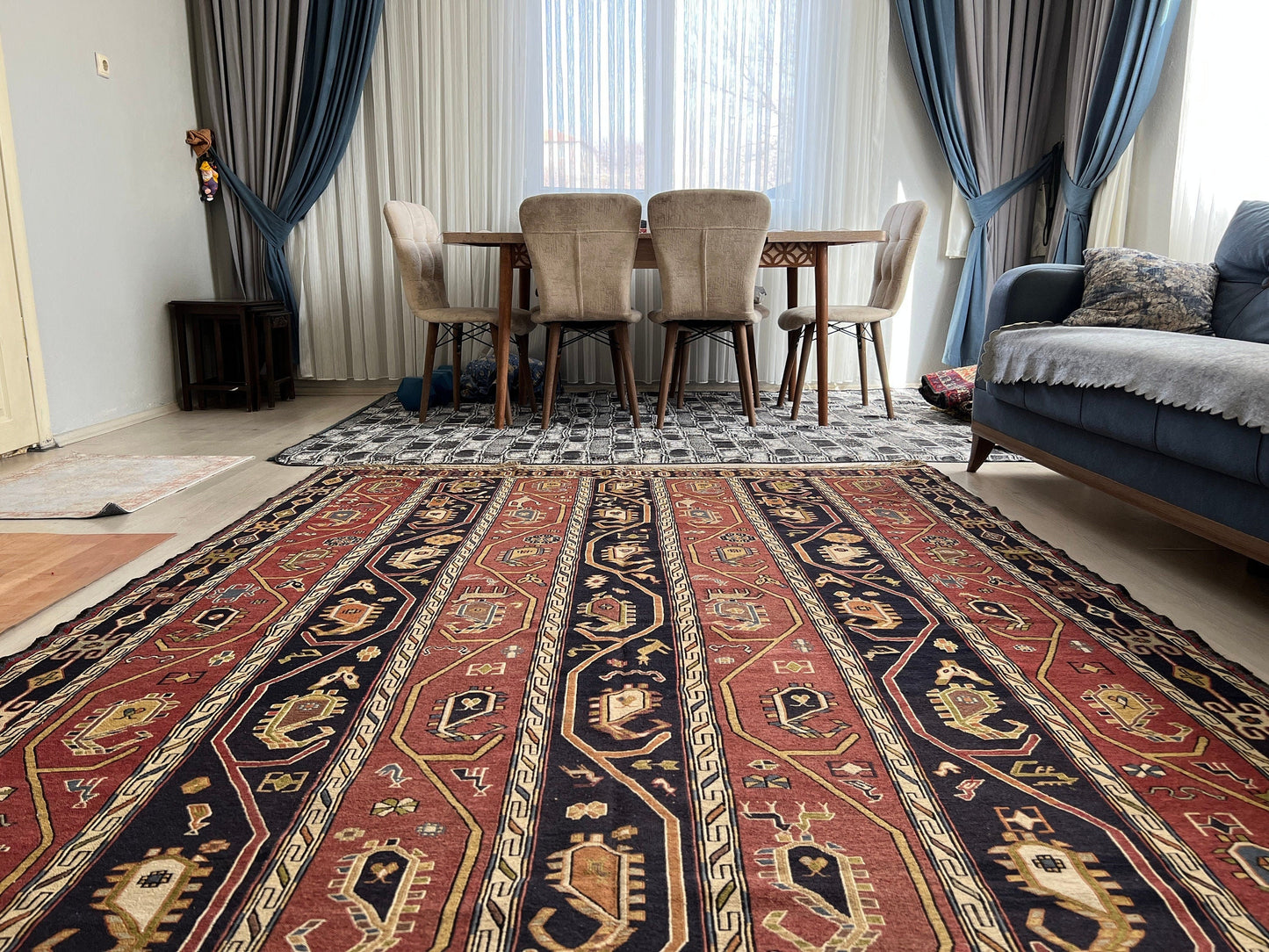 6x9 Vintage Soumak Rug: Hand-Knotted Wool Cecim, Tribal Design