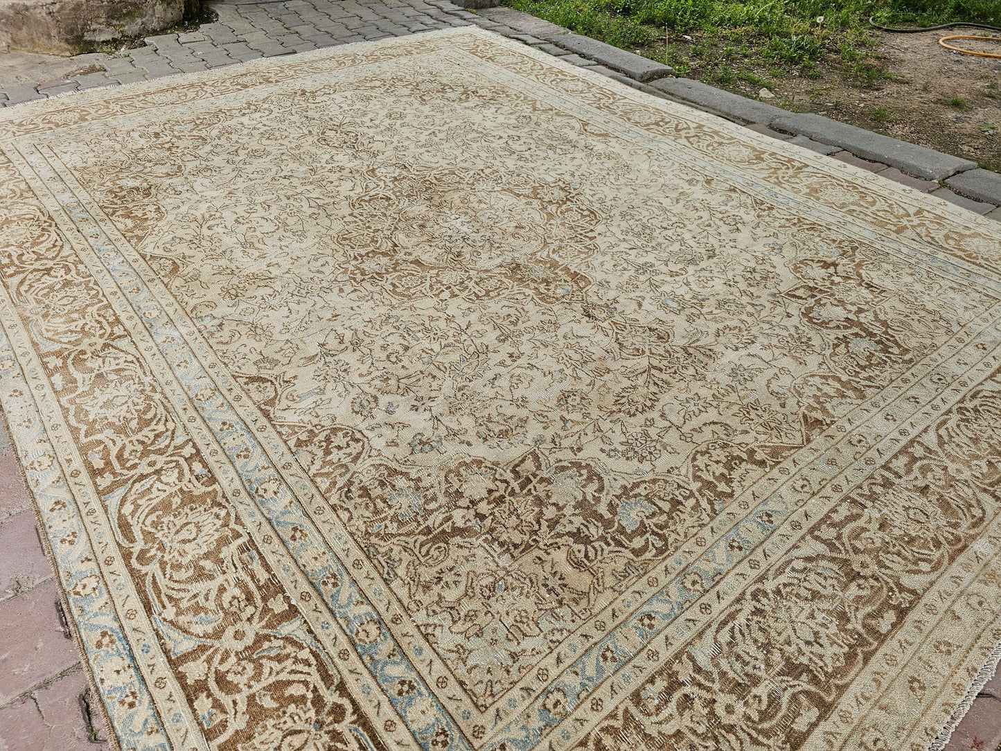 9x12 Vintage Turkish Rug: Neutral Faded Distressed Area Carpet