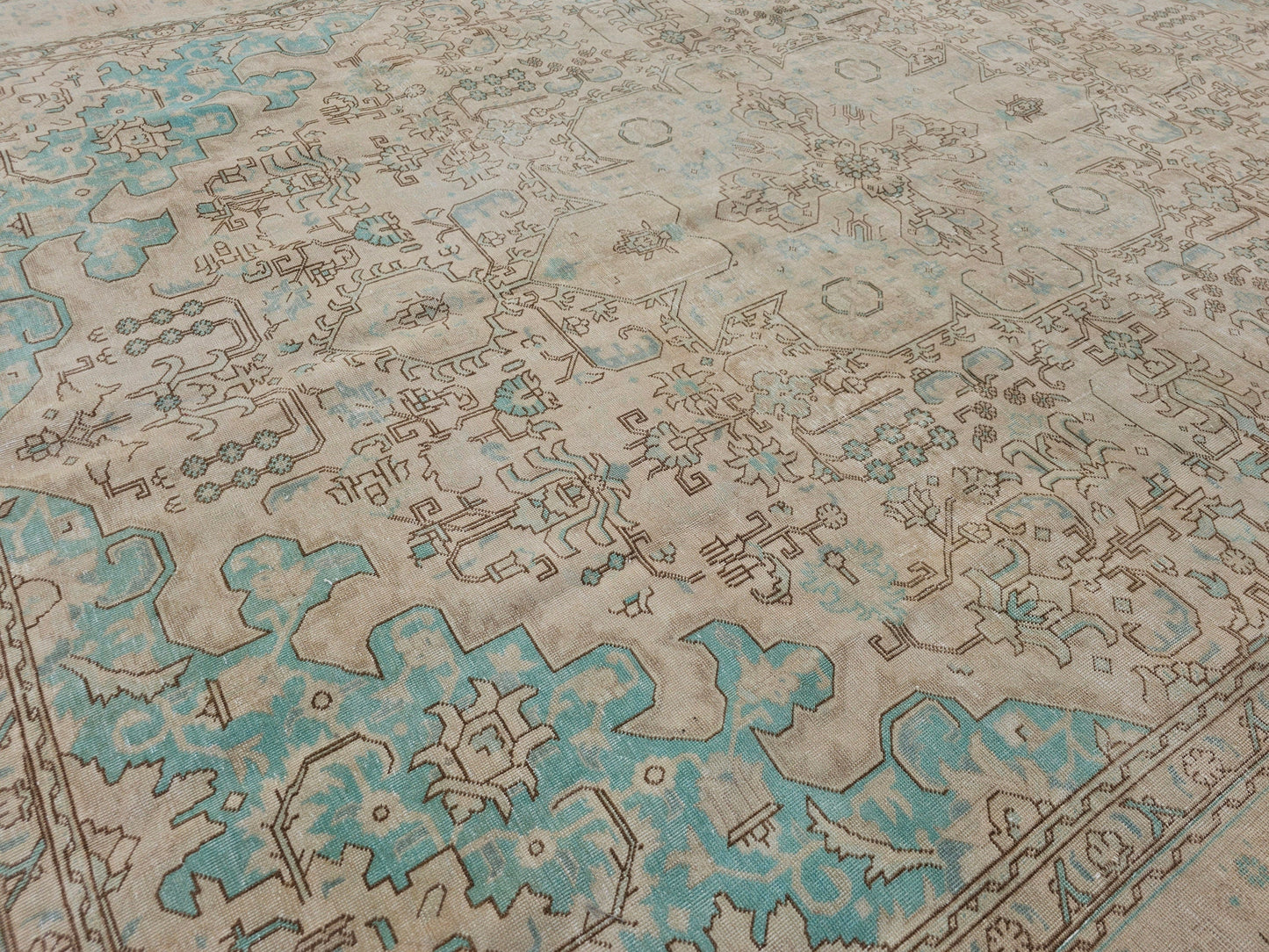 9x12 Vintage Turkish Rug: Beige & Sage Wool Carpet