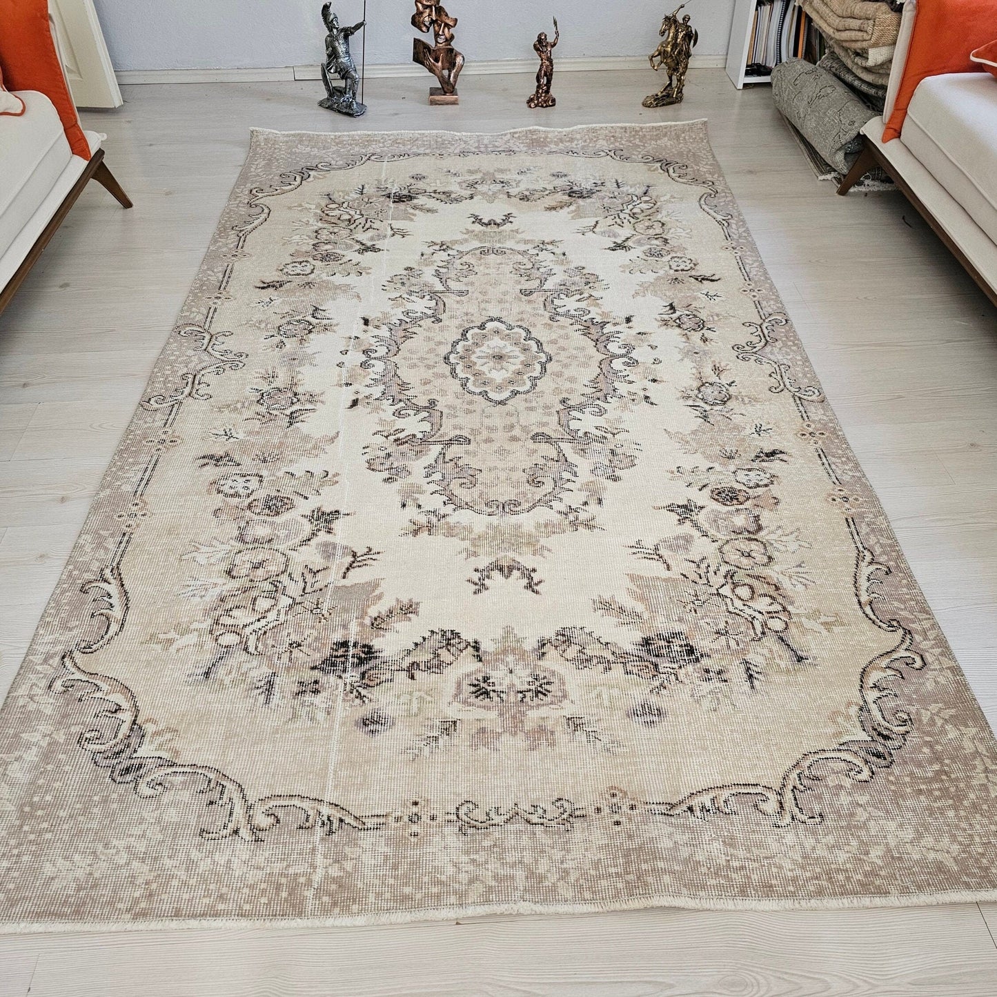 Vintage Turkish Wool Rug 5x8: Beige Floral Oushak Accent Carpet