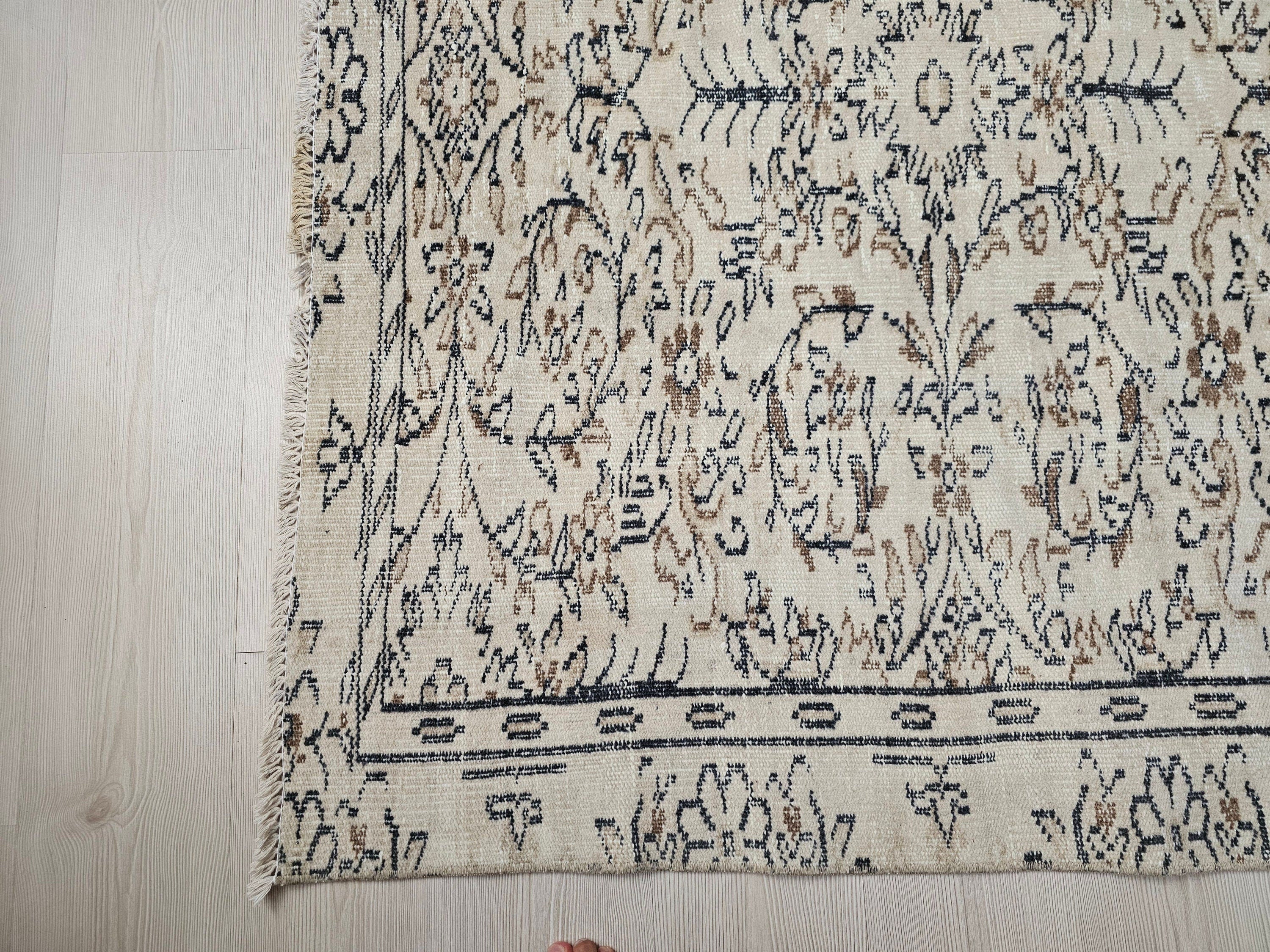 Cream Floral Oushak Rug: 5x9 Vintage Hand-Knotted Turkish Wool