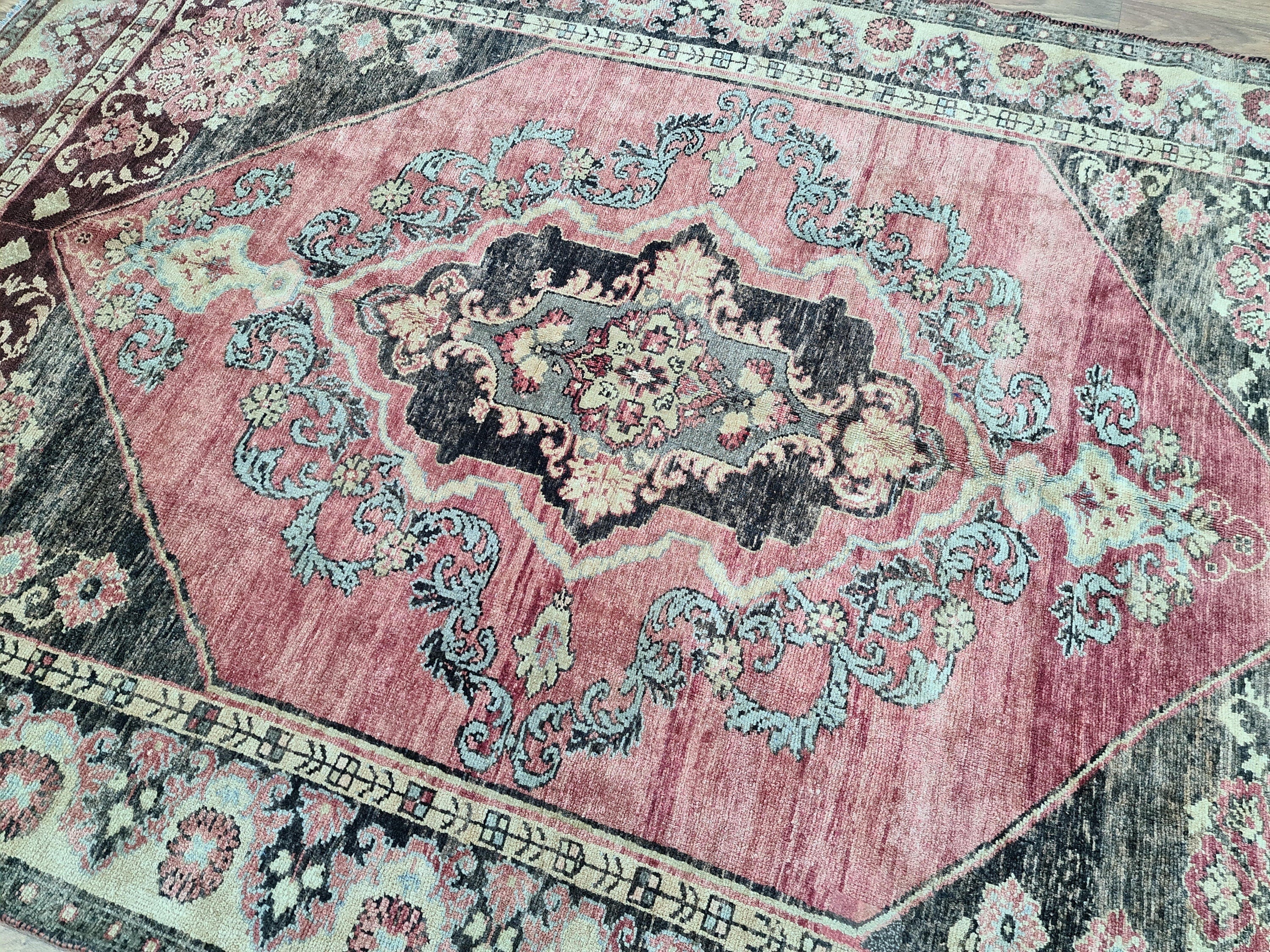 6x9 Vintage Oushak Rug: Hand-Knotted Oriental Wool Carpet