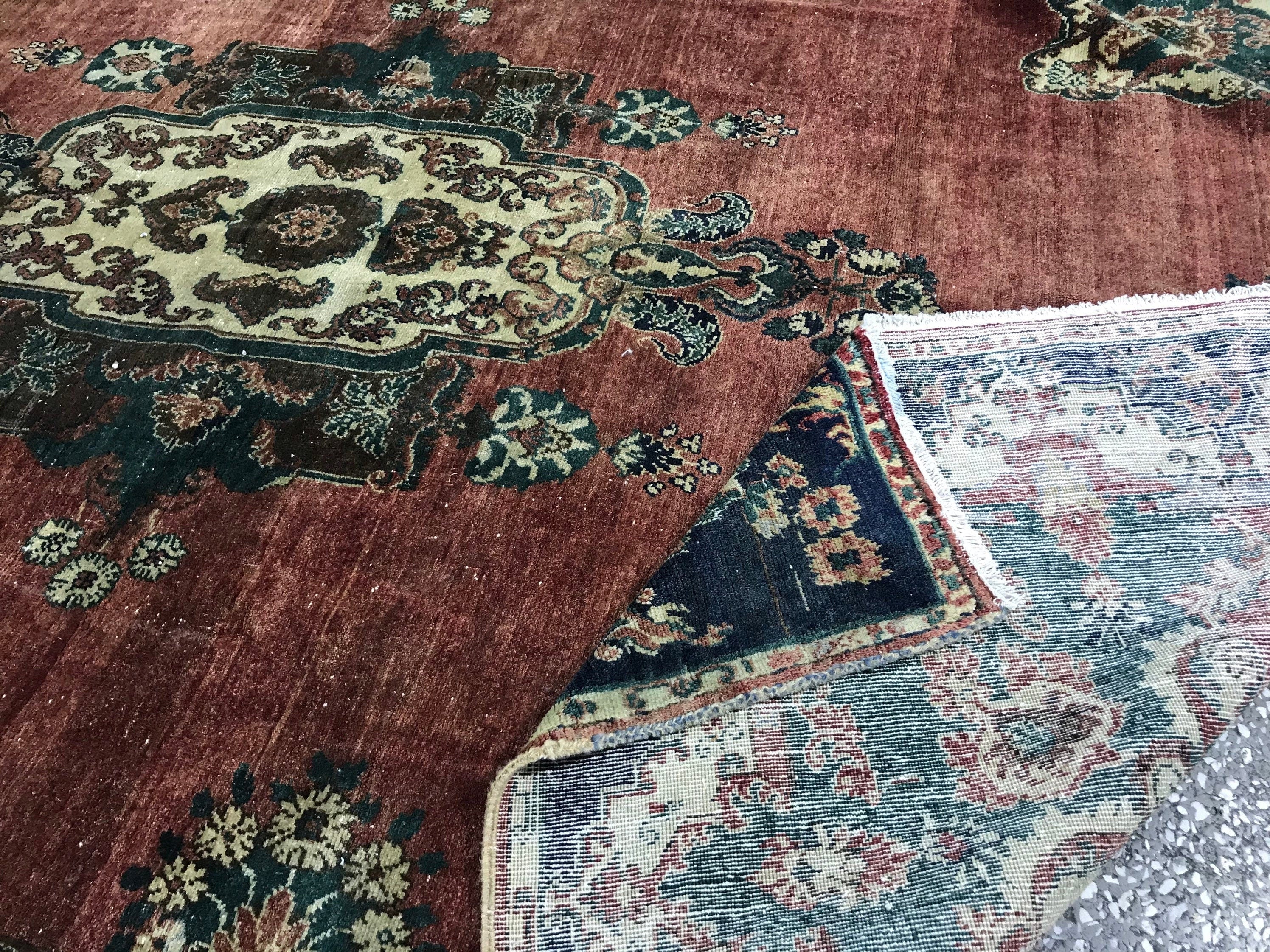 Red Oriental Wool Turkish Rug (8x11.5 ft)