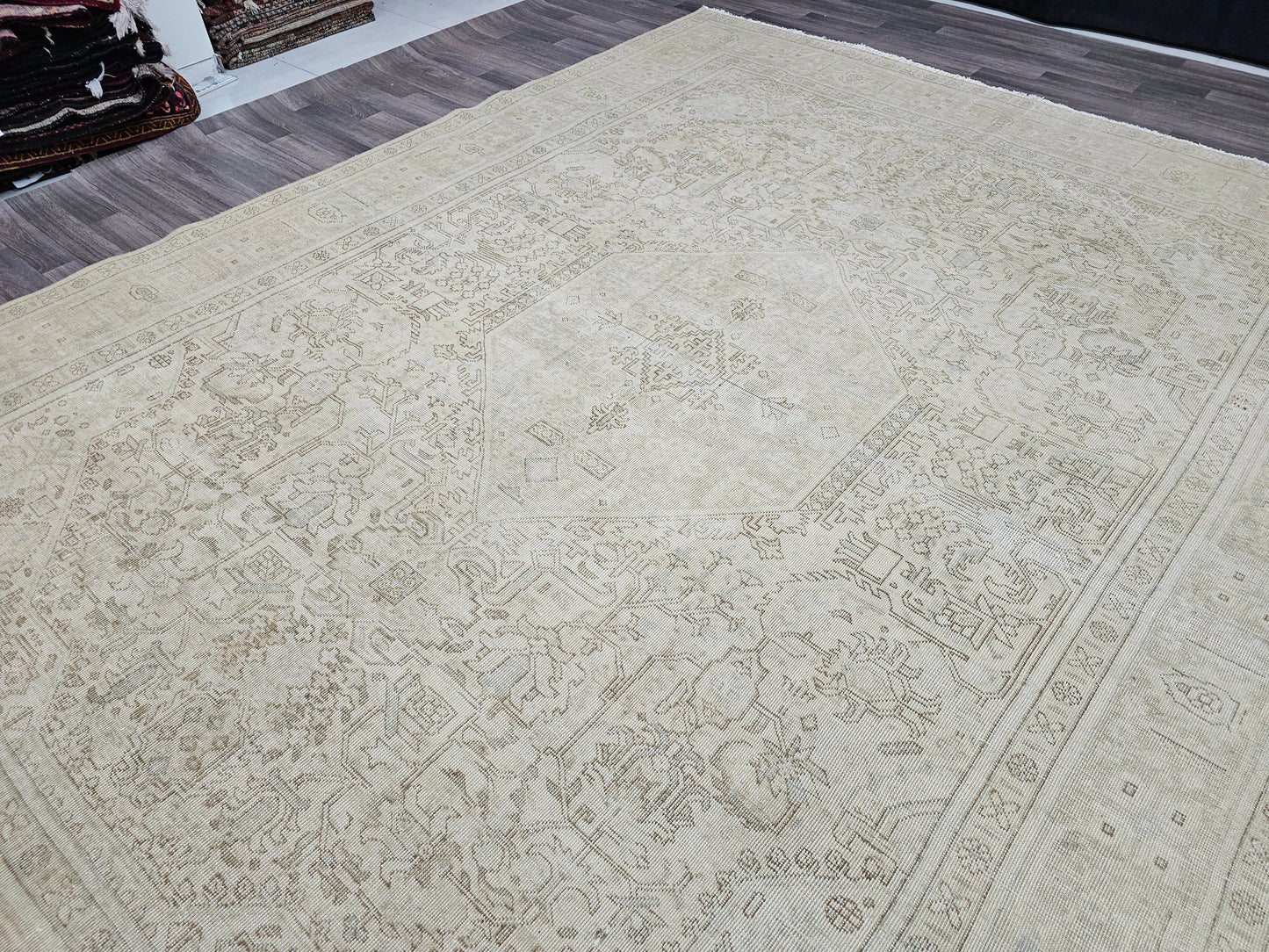 9x12 Vintage Turkish Heriz Rug: Hand-Knotted Wool Carpet