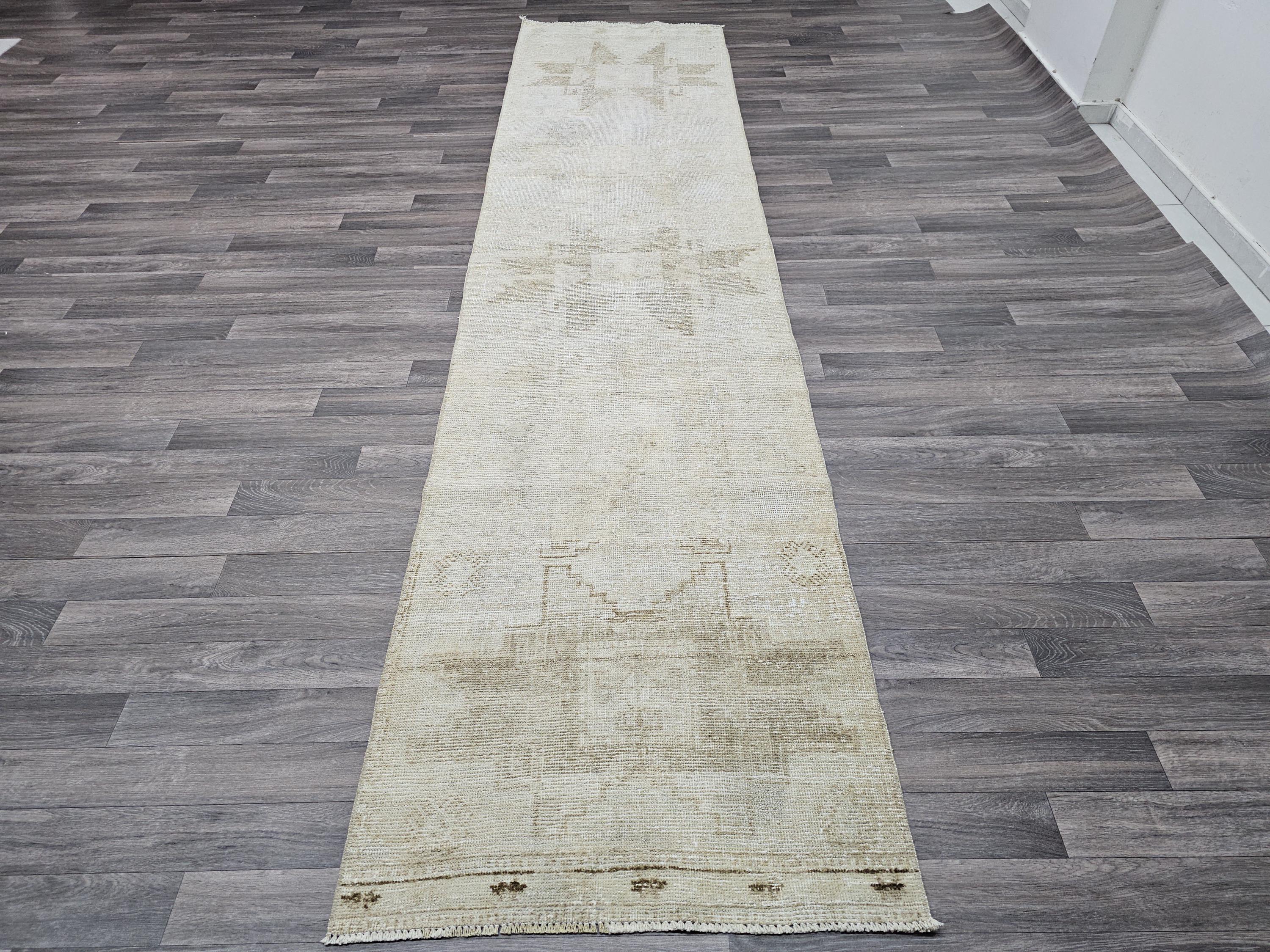Neutral Vintage Wool Runner: Hand-Knotted Anatolian Oushak Rug (2.80x11.55 ft)