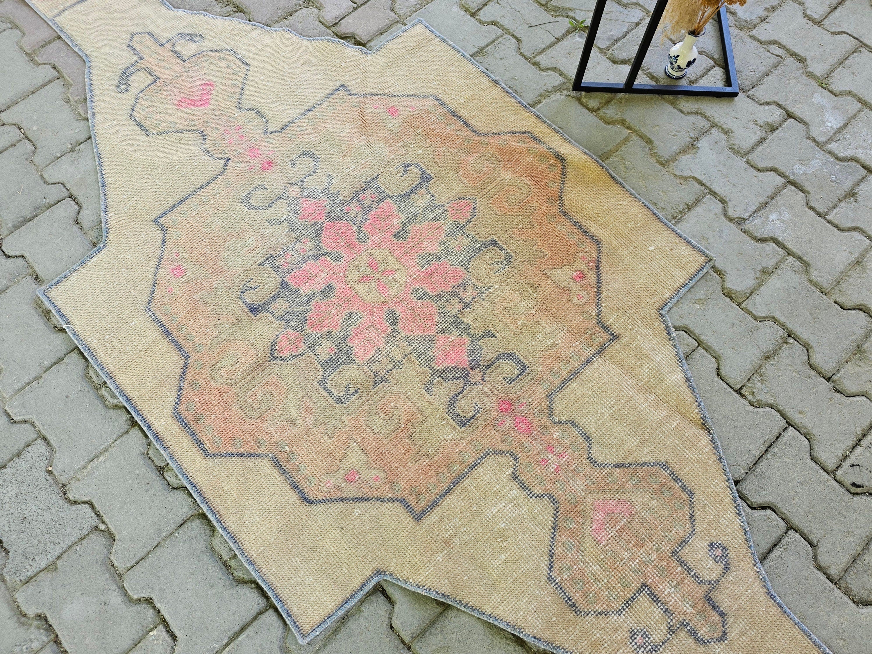 Vintage Geometric Turkish Rug: Hand-Knotted Wool Oushak Rug (3.3 x 7.5 ft)