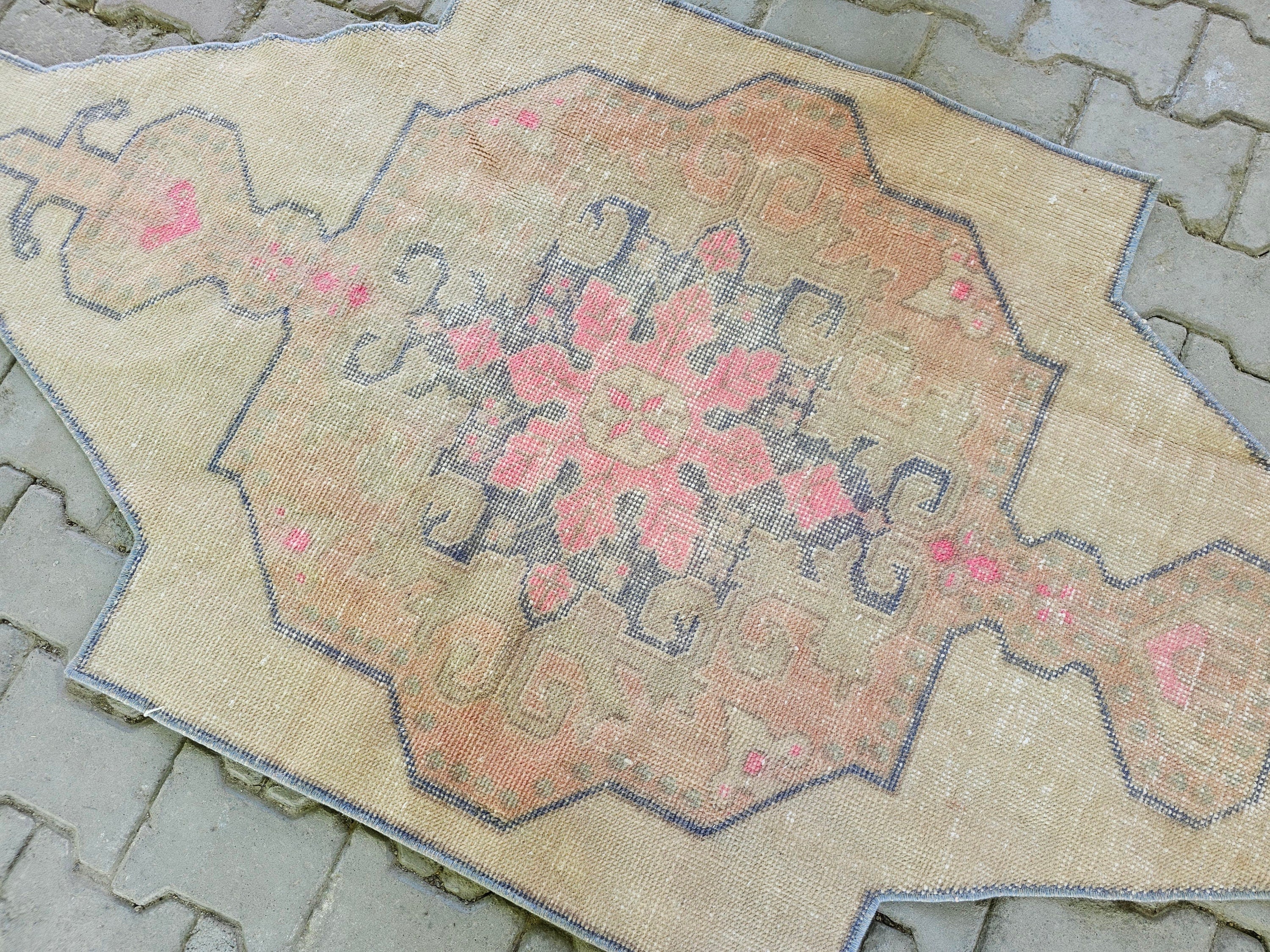 Vintage Geometric Turkish Rug: Hand-Knotted Wool Oushak Rug (3.3 x 7.5 ft)