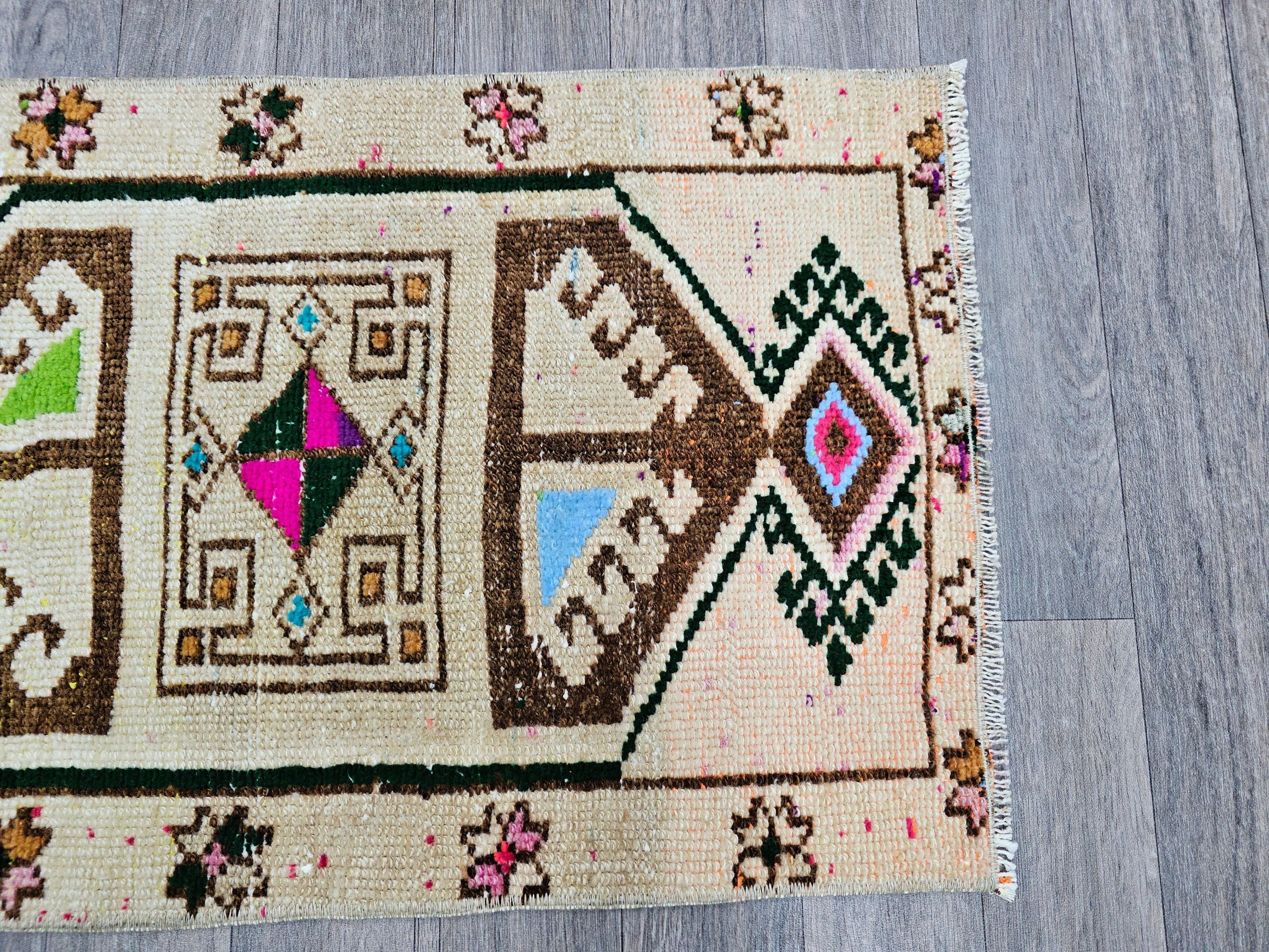 Vintage Oushak Wool Rug: 20x32 Neutral Turkish Doormat