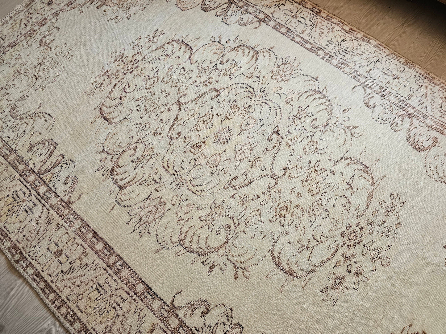 Vintage Turkish Wool Area Rug (6.1x9.5 ft): Neutral Bohemian Carpet