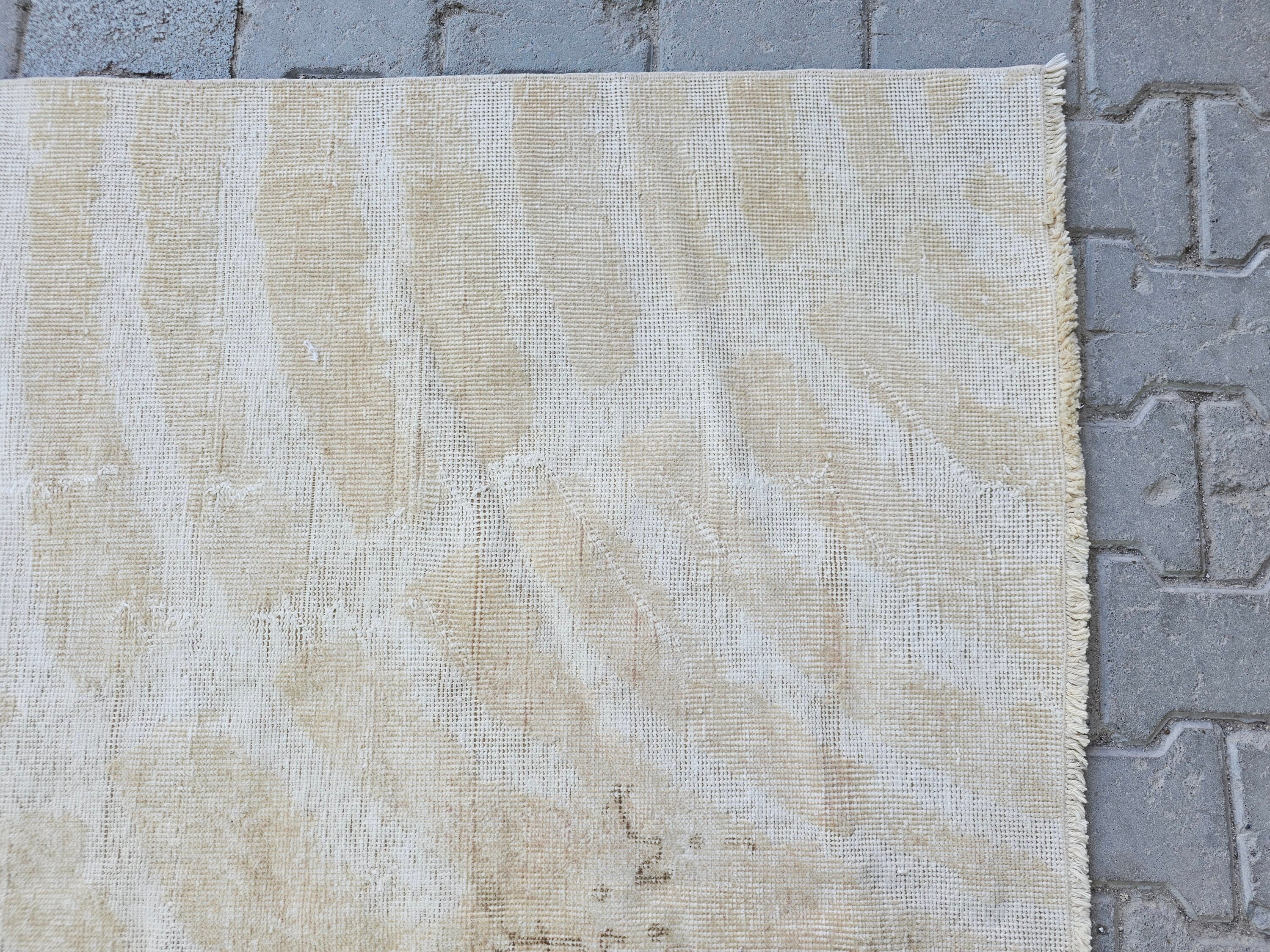 Vintage Turkish Wool Rug: Beige Accent Rug (4.70x8 ft)