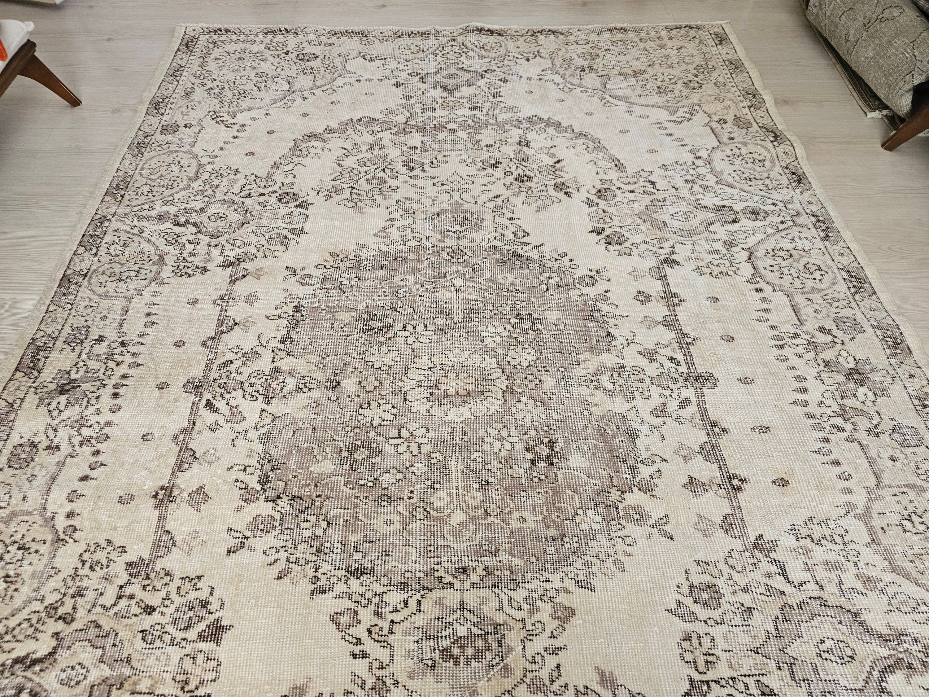 Hand-Knotted Cream Wool Oushak Rug: Turkish Oriental Carpet (5.70x8.85 ft)