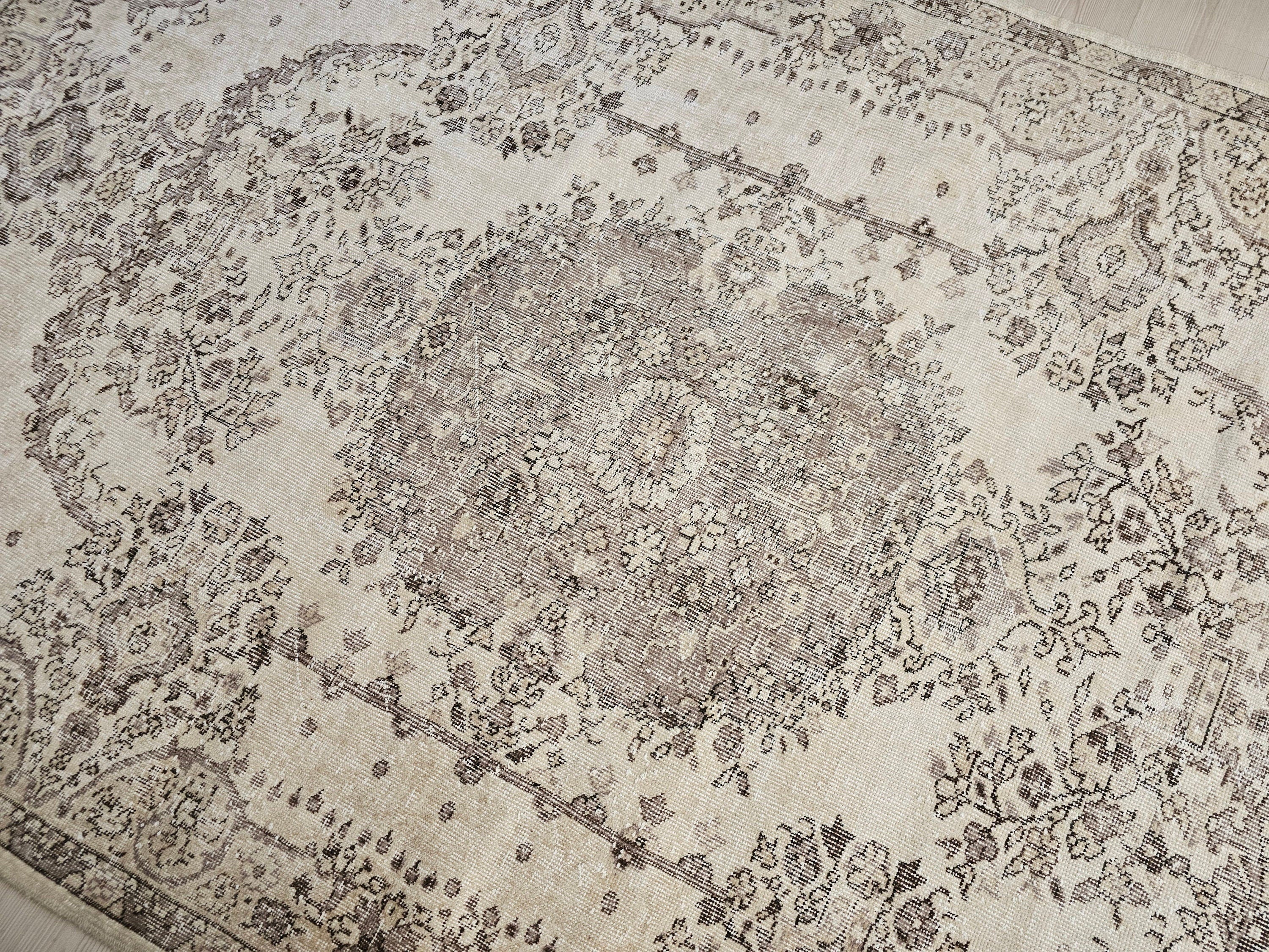 Hand-Knotted Cream Wool Oushak Rug: Turkish Oriental Carpet (5.70x8.85 ft)