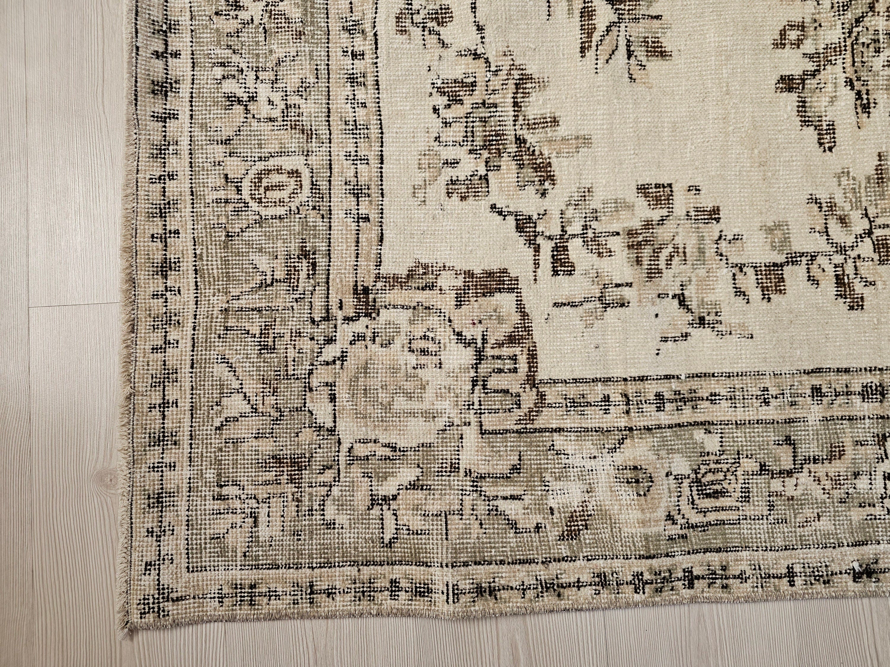 Cream Wool Oushak Rug: 4.5x8.25 ft, Vintage Turkish Rug
