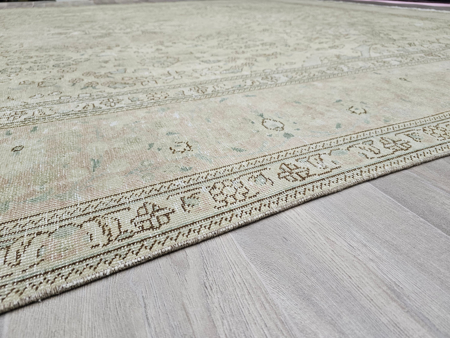 Large Vintage Handwoven Rug - Neutral Wool Area Carpet, 286x379 cm (9x12 ft)