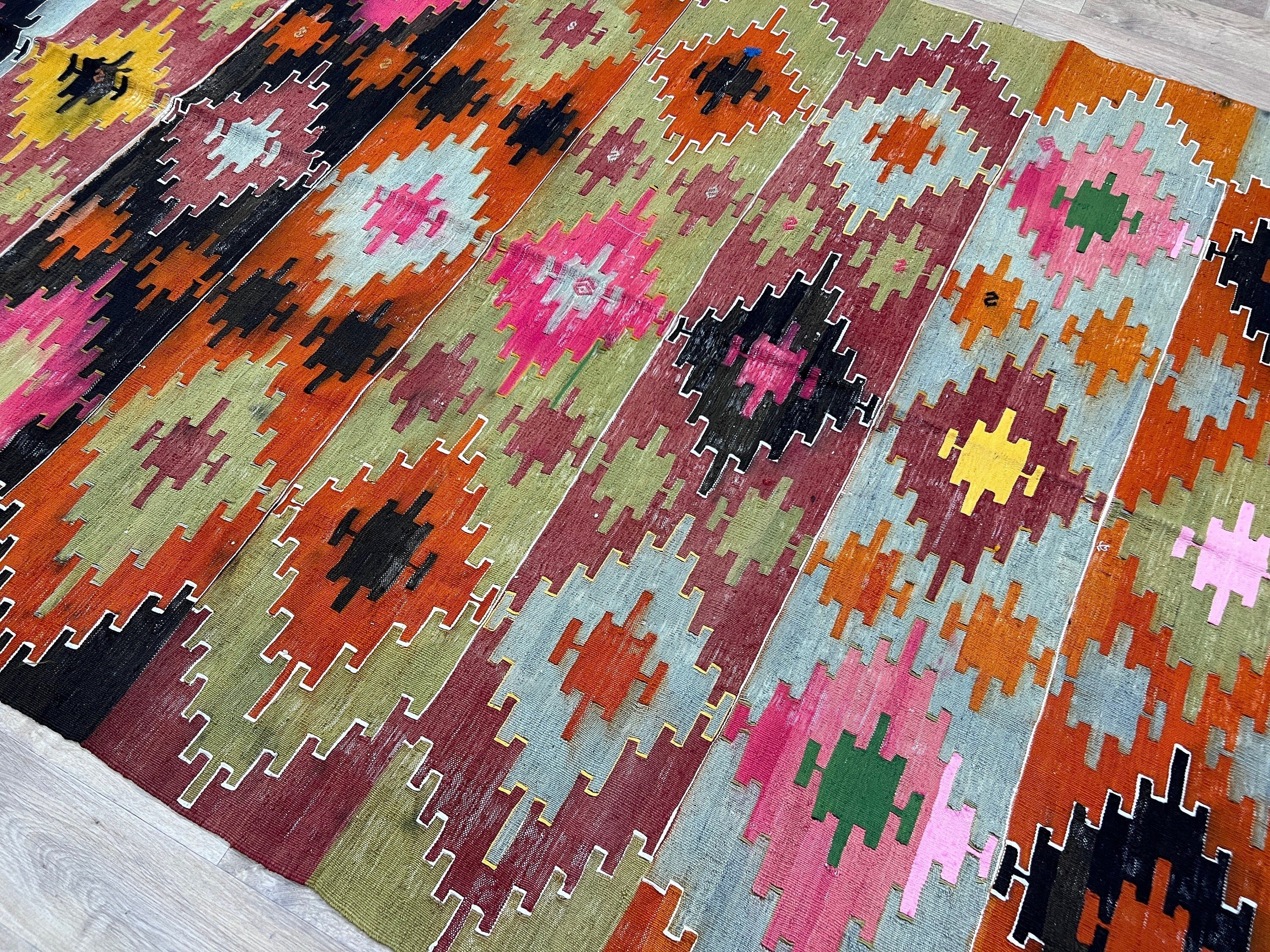 Vintage Turkish Kilim Rug: Handwoven Wool Oushak, 6x10 ft