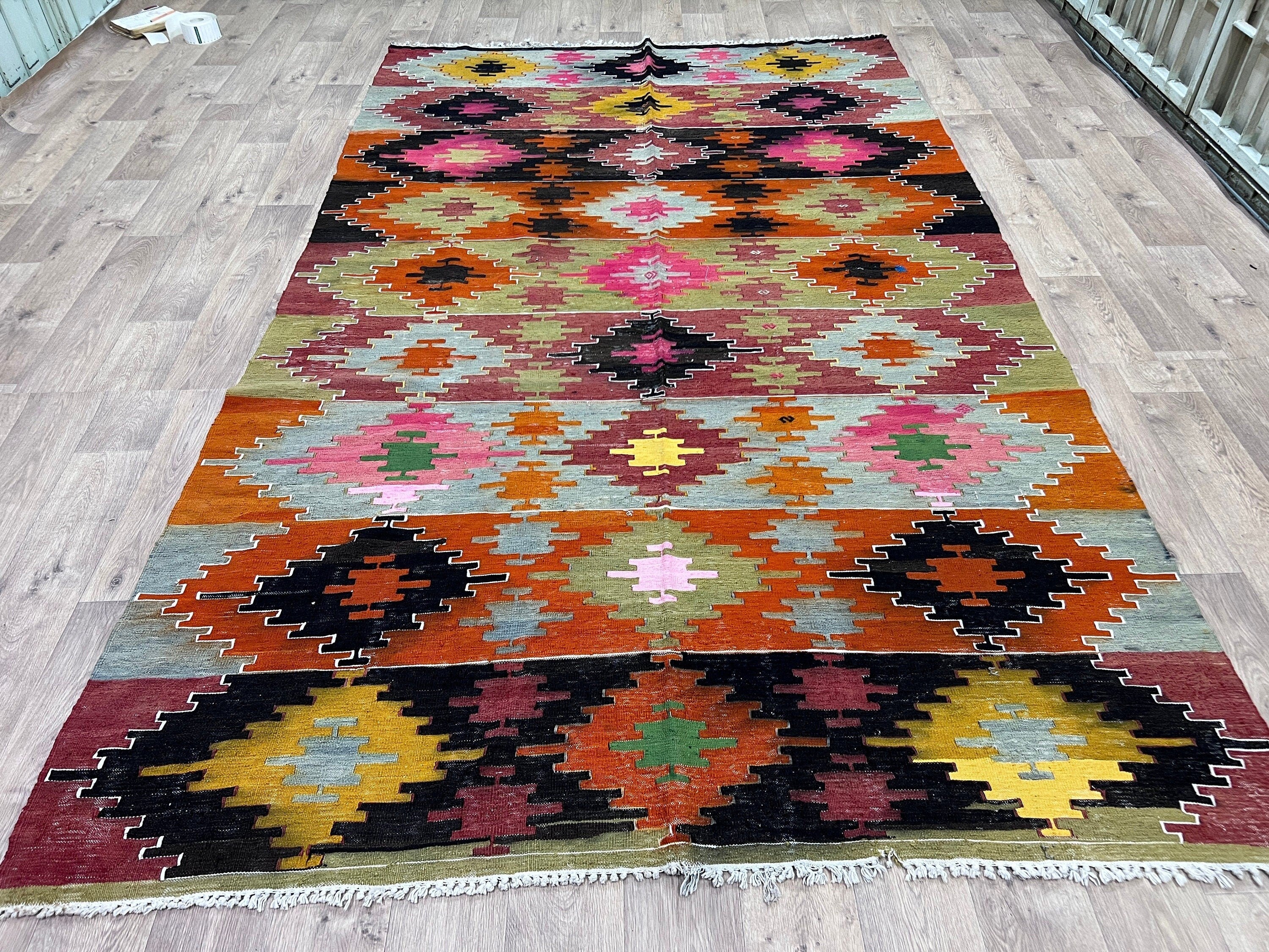 Vintage Turkish Kilim Rug: Handwoven Wool Oushak, 6x10 ft