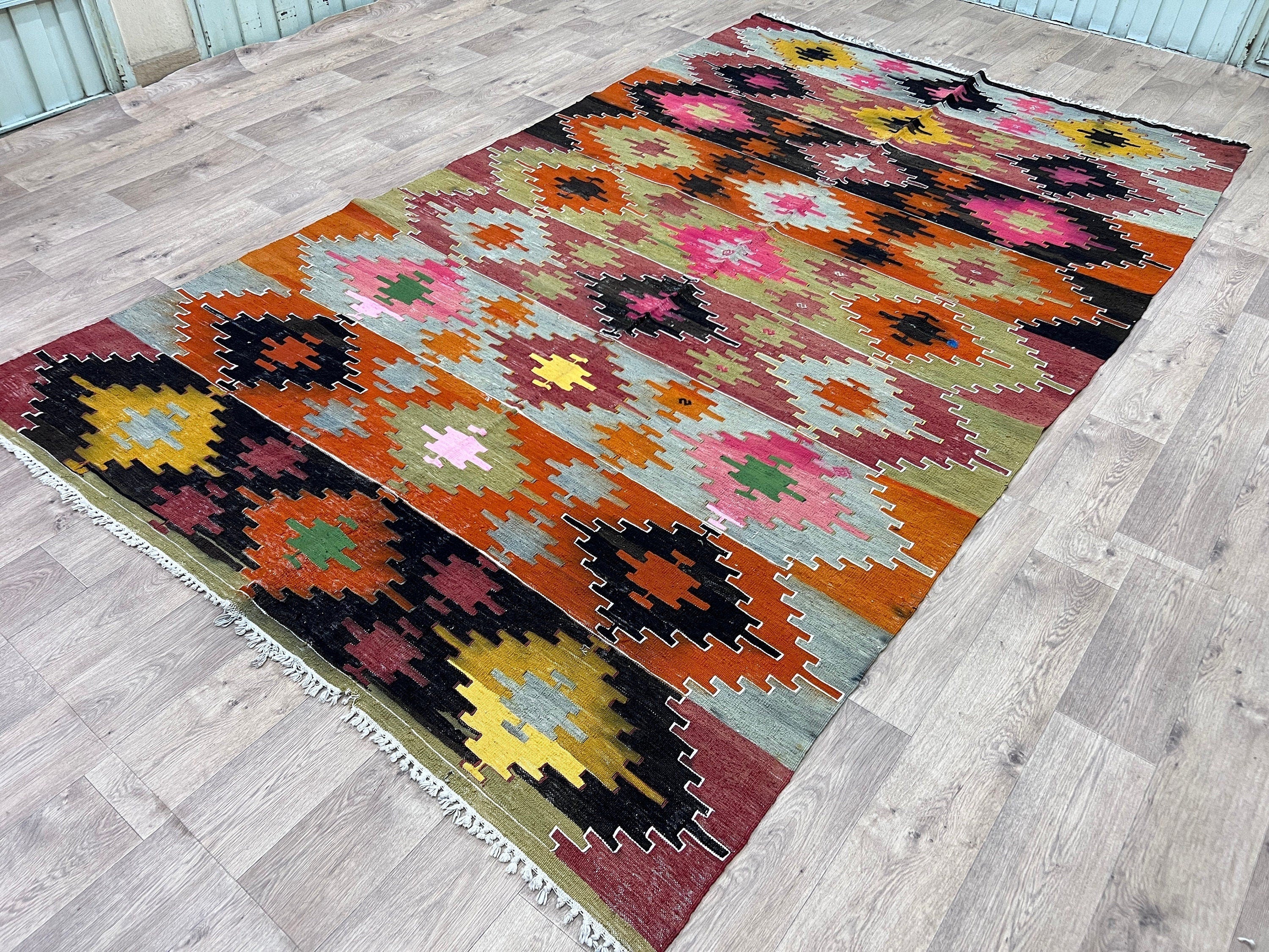 Vintage Turkish Kilim Rug: Handwoven Wool Oushak, 6x10 ft