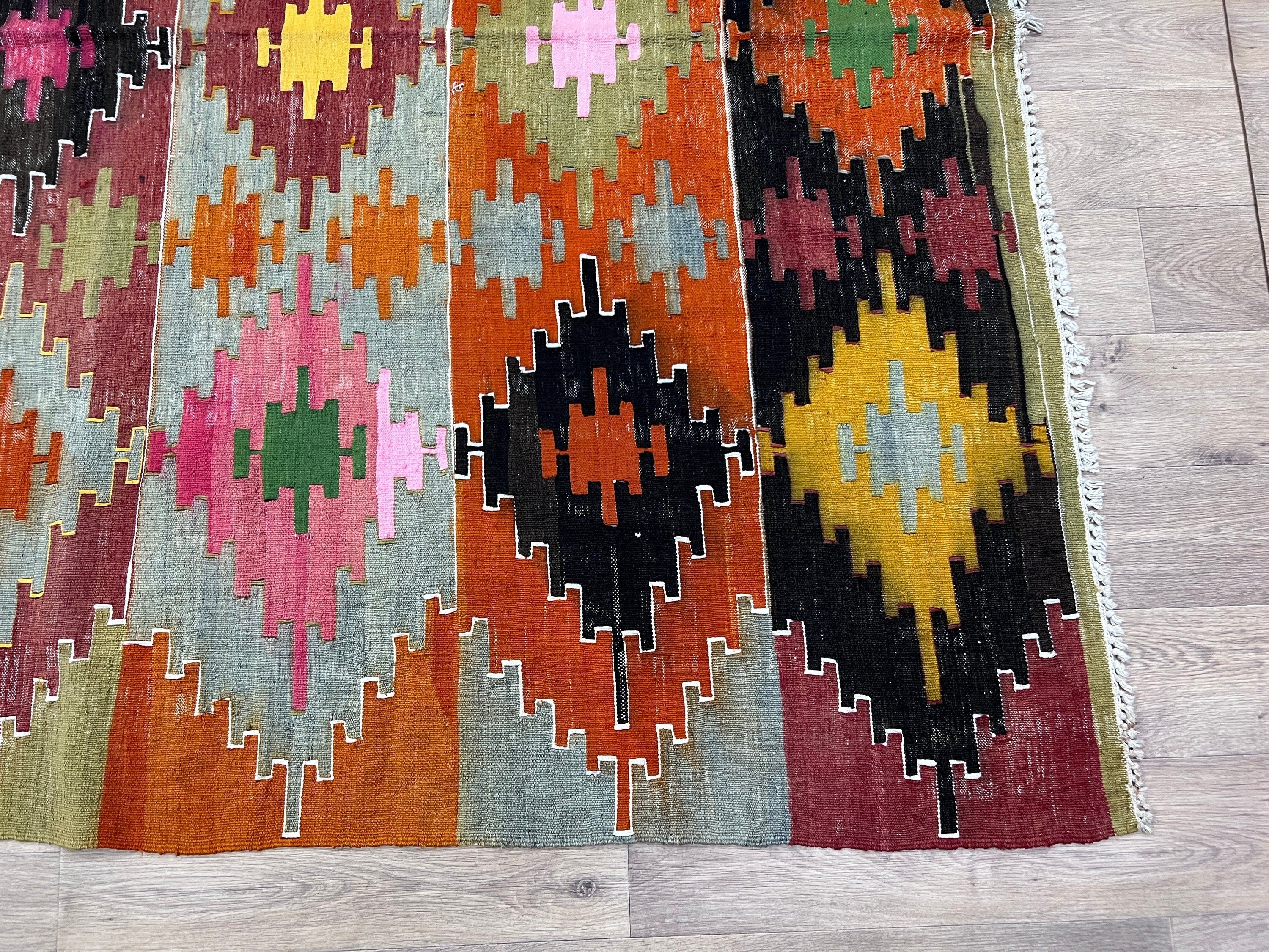 Vintage Turkish Kilim Rug: Handwoven Wool Oushak, 6x10 ft