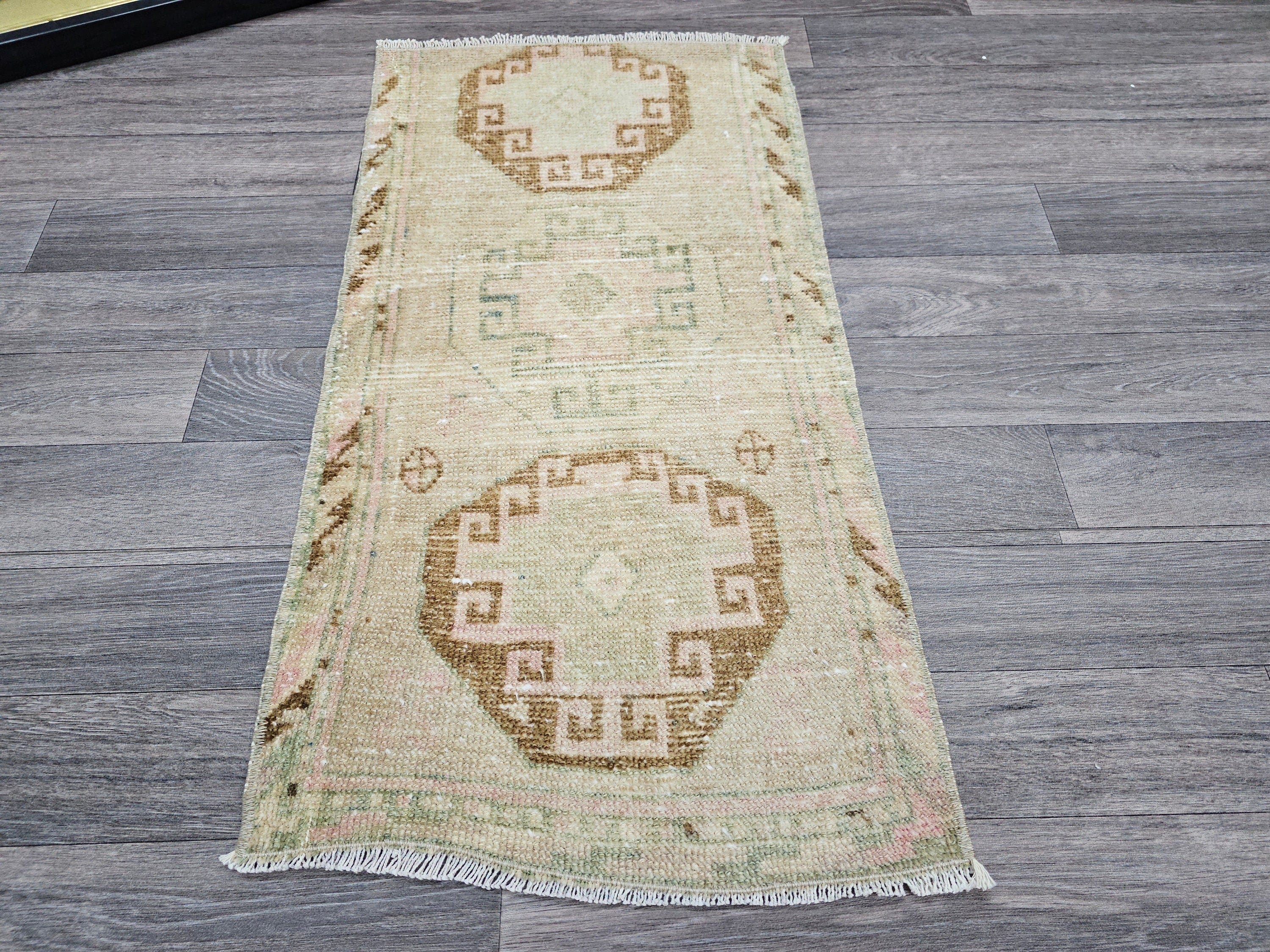 Handwoven Wool Turkish Rug: Neutral Vintage Oushak Bath Mat (18.50x35.45 inches)