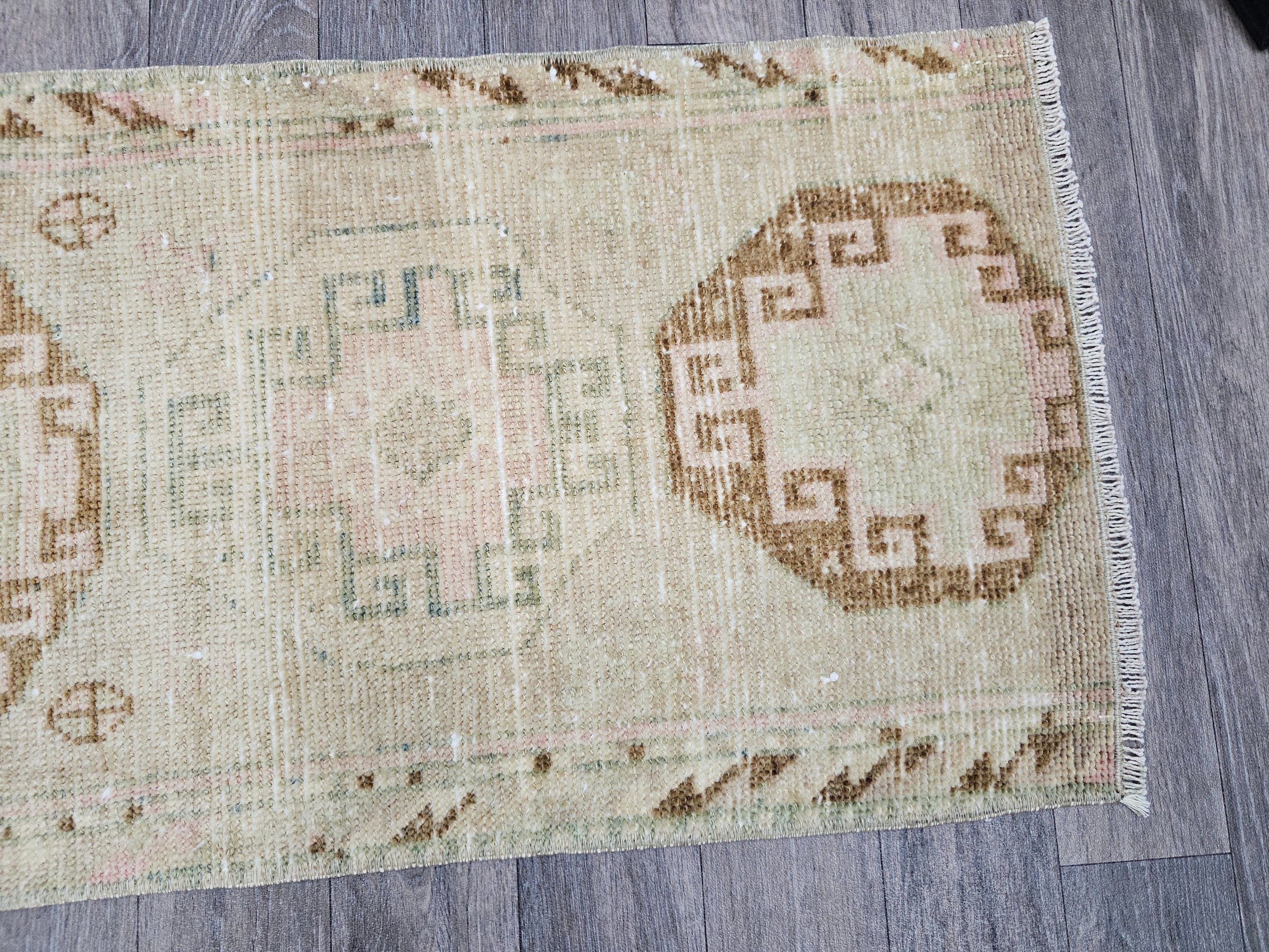 Handwoven Wool Turkish Rug: Neutral Vintage Oushak Bath Mat (18.50x35.45 inches)