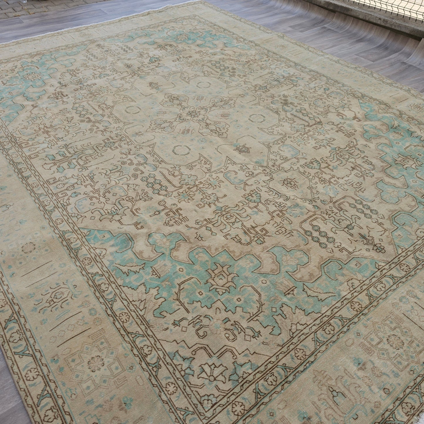 9x12 Vintage Turkish Rug: Beige & Sage Wool Carpet