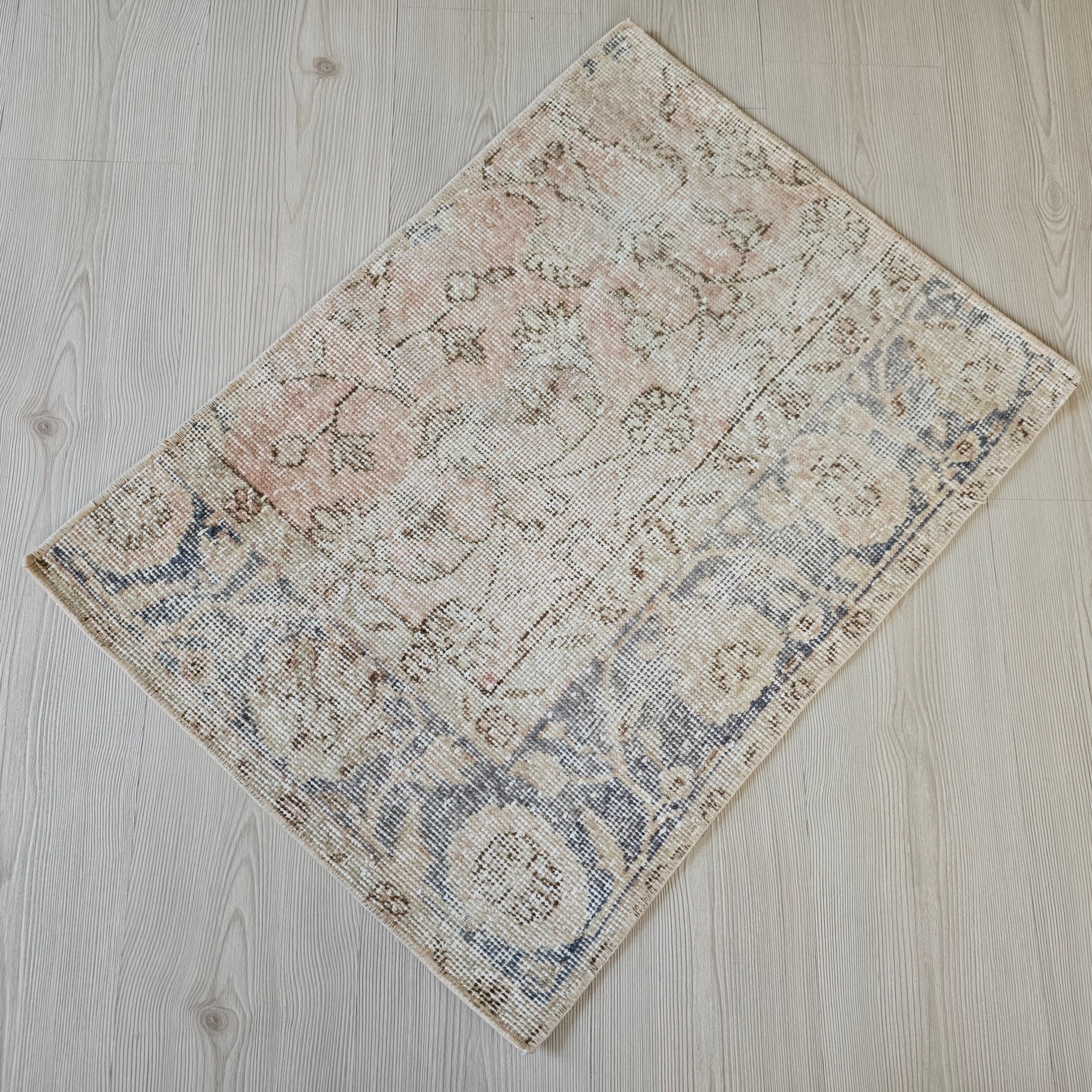 2x2.75 feet Floral Vintage Turkish Wool Doormat - Mini Oushak Rug