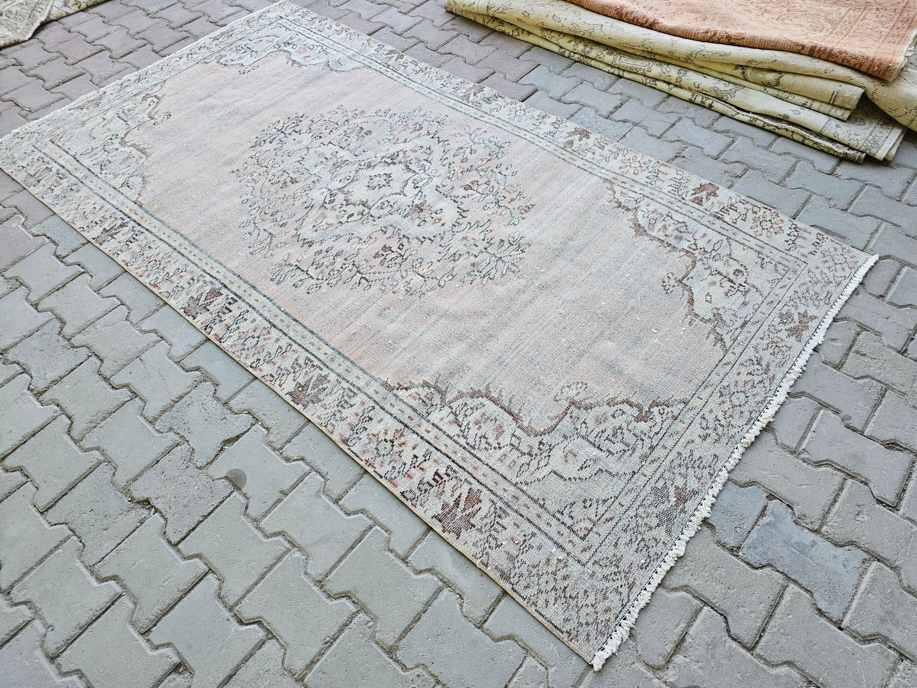 Vintage Oushak Wool Rug: 4.5x8 ft, Oriental Bedroom Rug