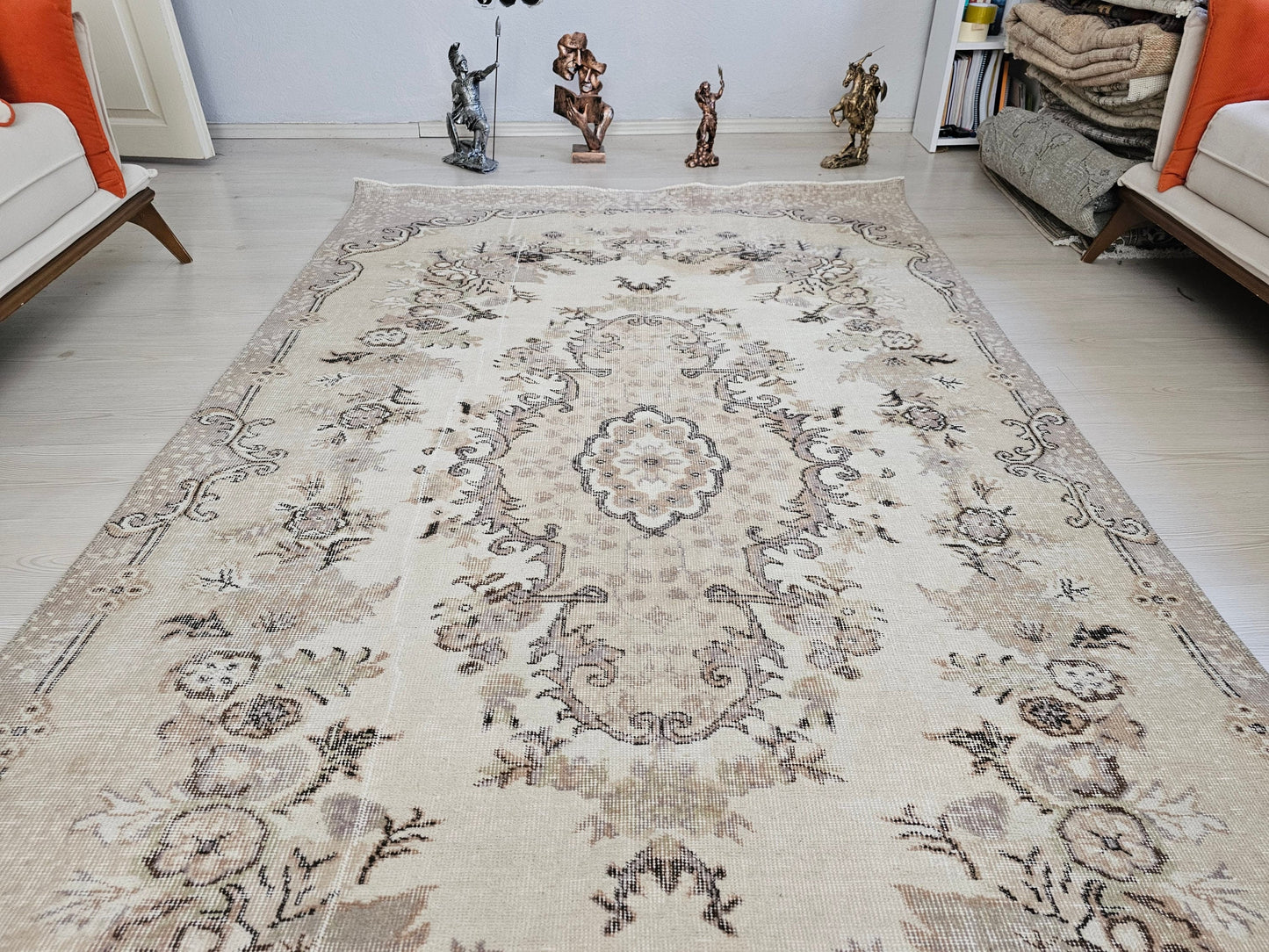 Vintage Turkish Wool Rug 5x8: Beige Floral Oushak Accent Carpet