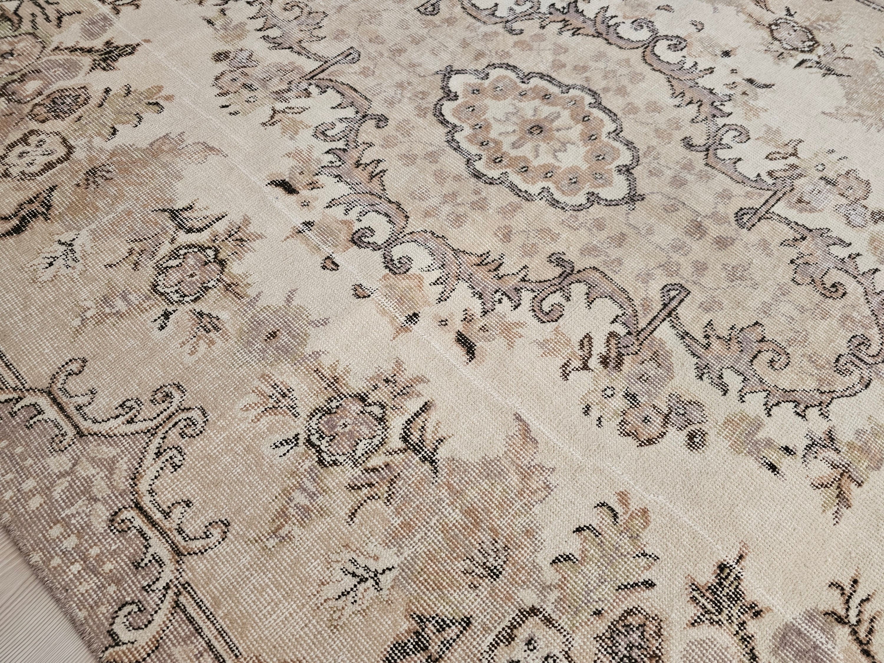 Vintage Turkish Wool Rug 5x8: Beige Floral Oushak Accent Carpet