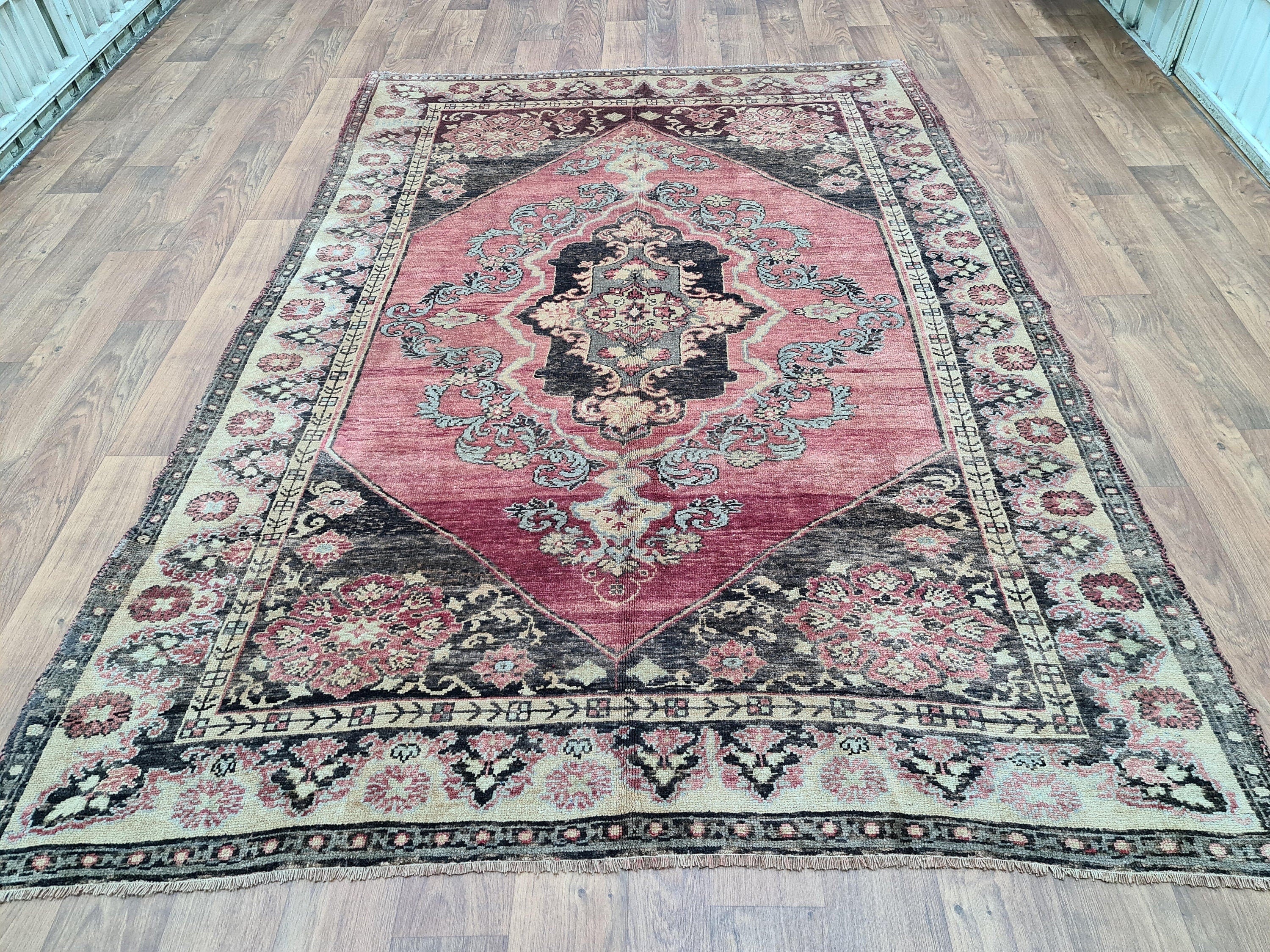 6x9 Vintage Oushak Rug: Hand-Knotted Oriental Wool Carpet