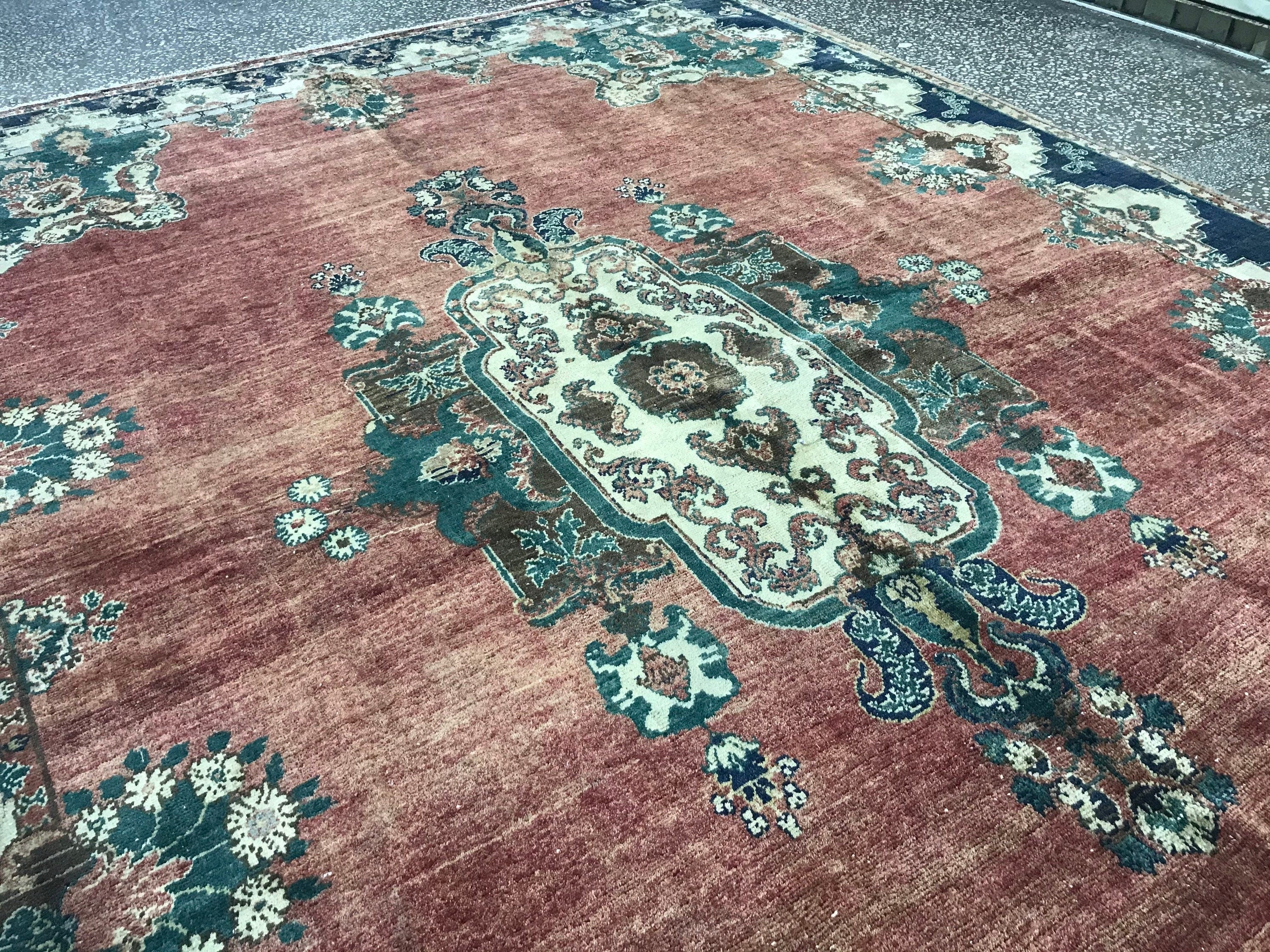 Red Oriental Wool Turkish Rug (8x11.5 ft)