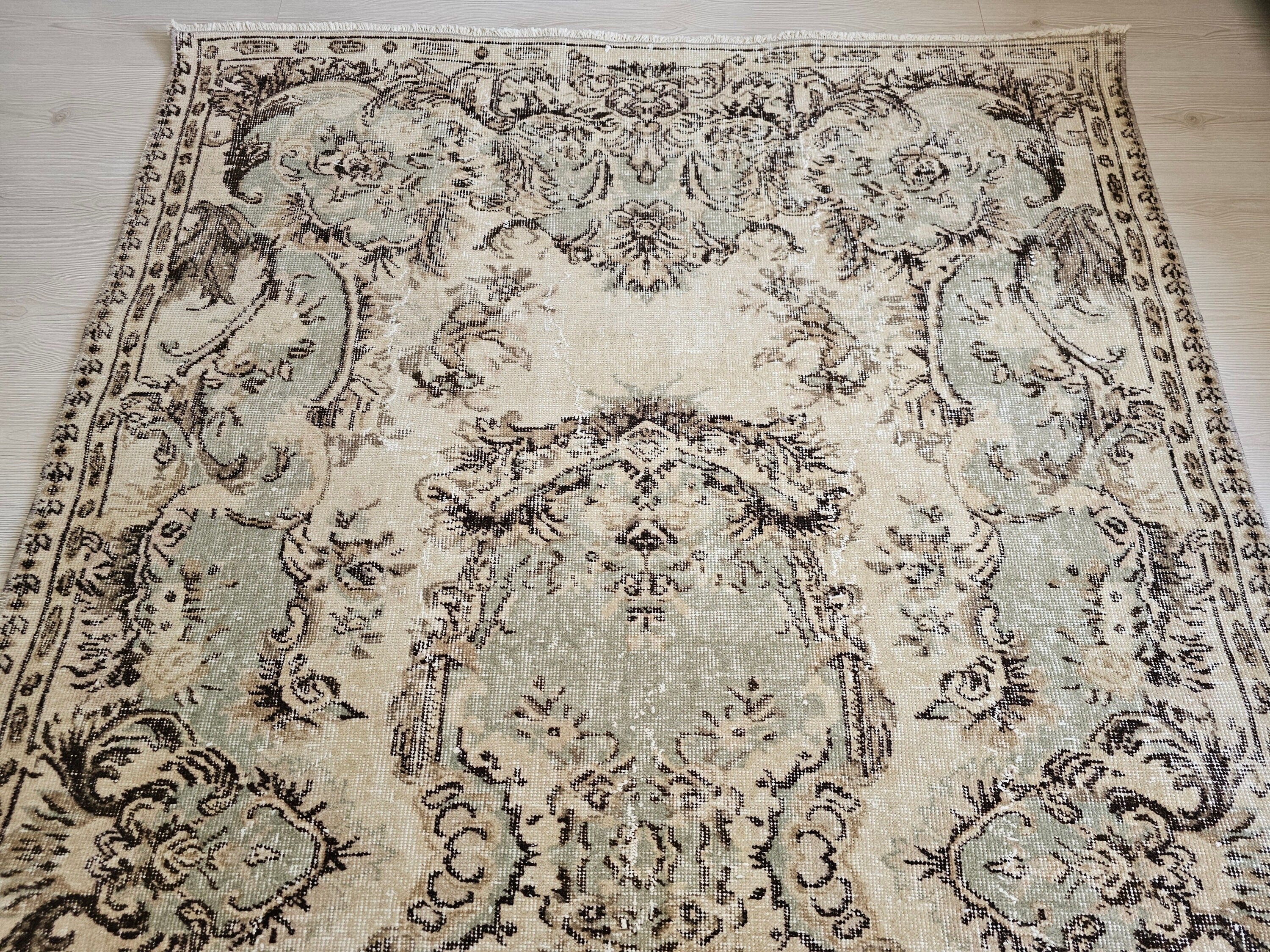 Handmade Wool Turkish Oushak Rug: 5x8 Vintage Bohemian Carpet