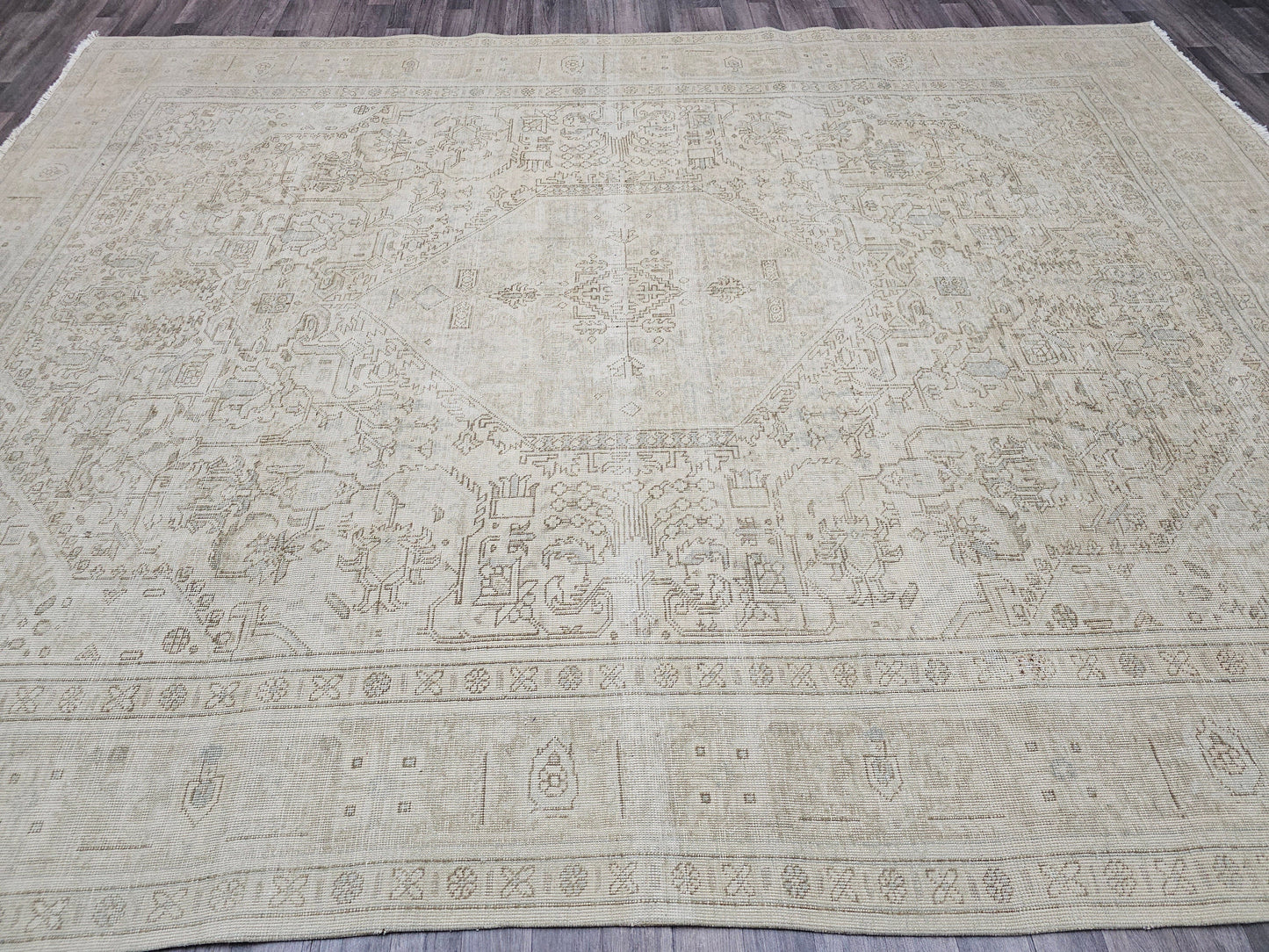 9x12 Vintage Turkish Heriz Rug: Hand-Knotted Wool Carpet
